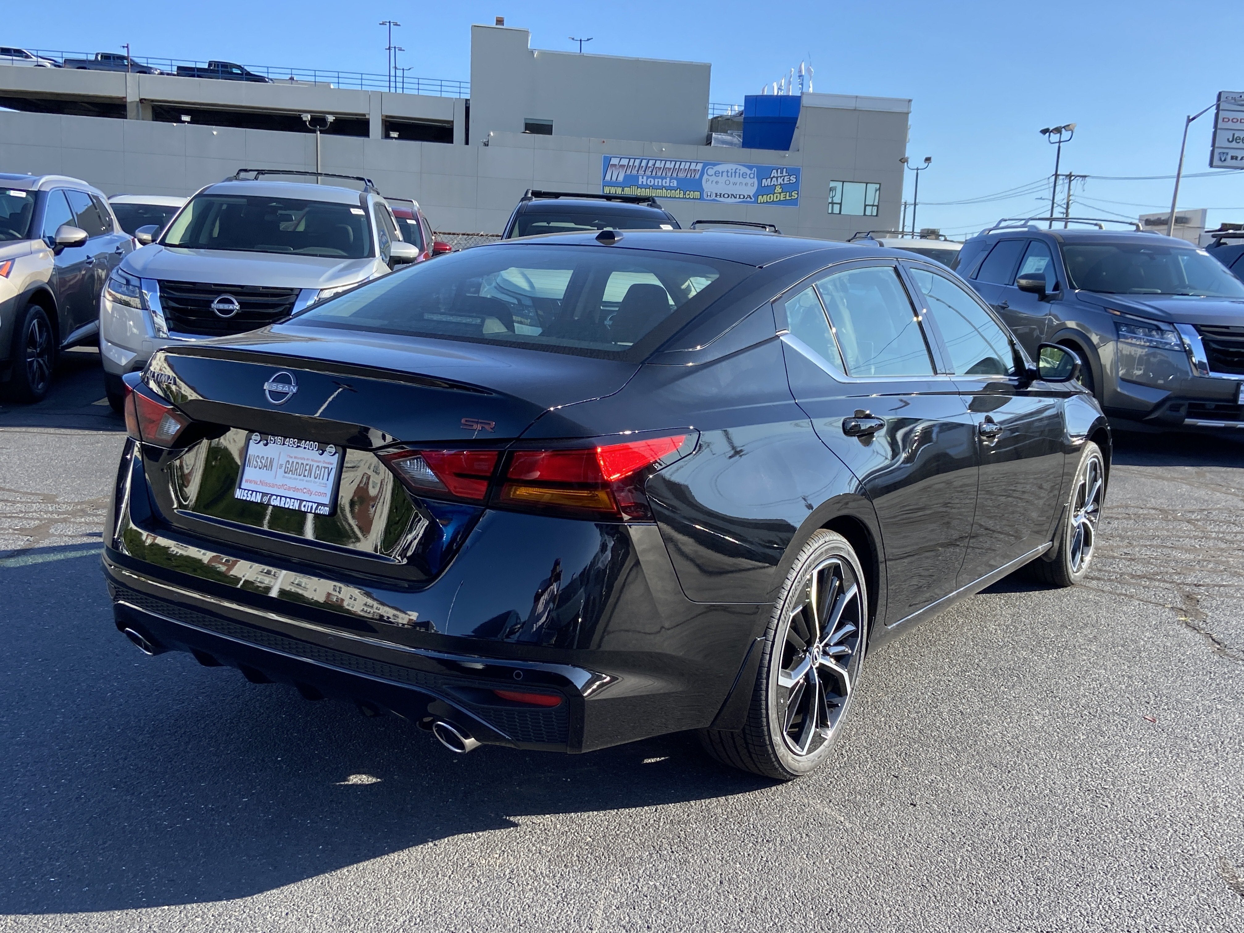 2025 Nissan Altima SR
