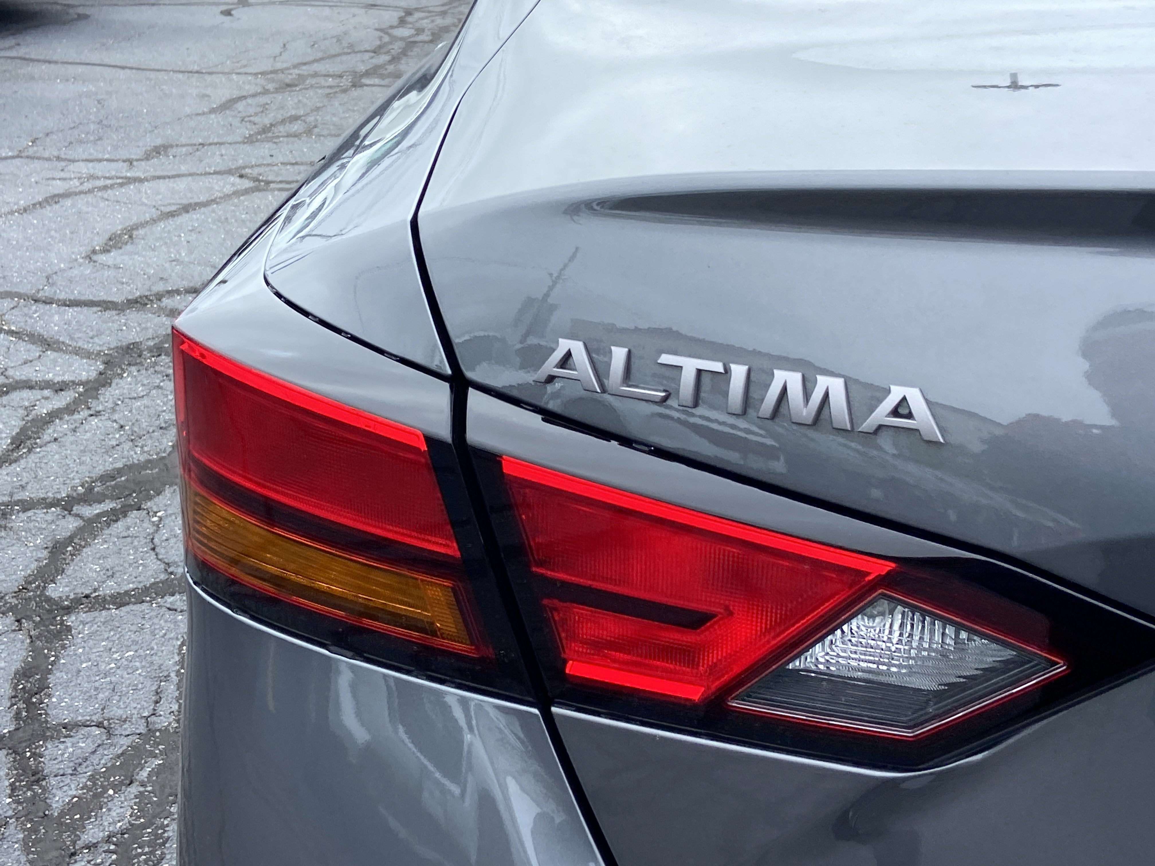 2025 Nissan Altima SR