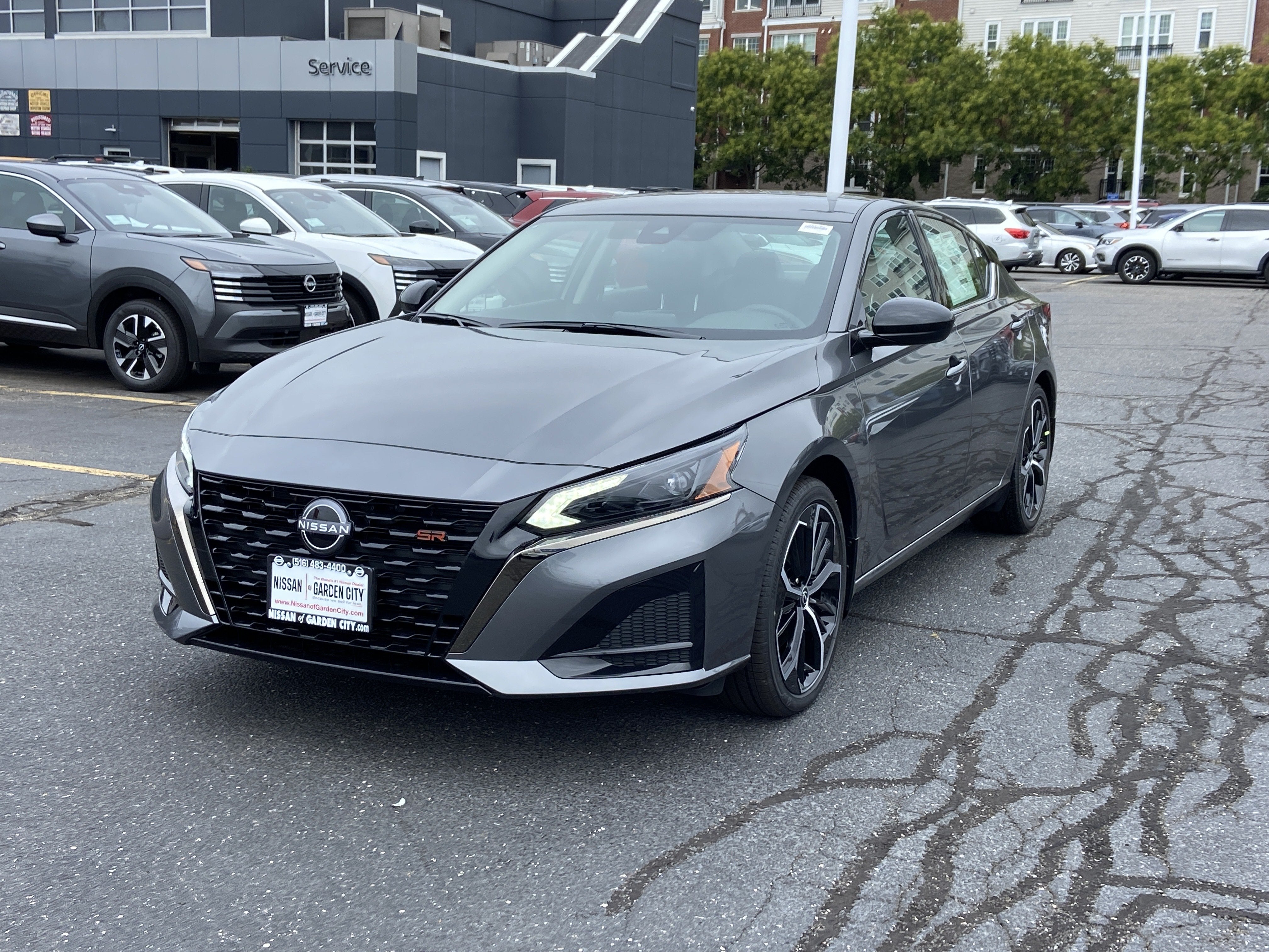 2025 Nissan Altima SR