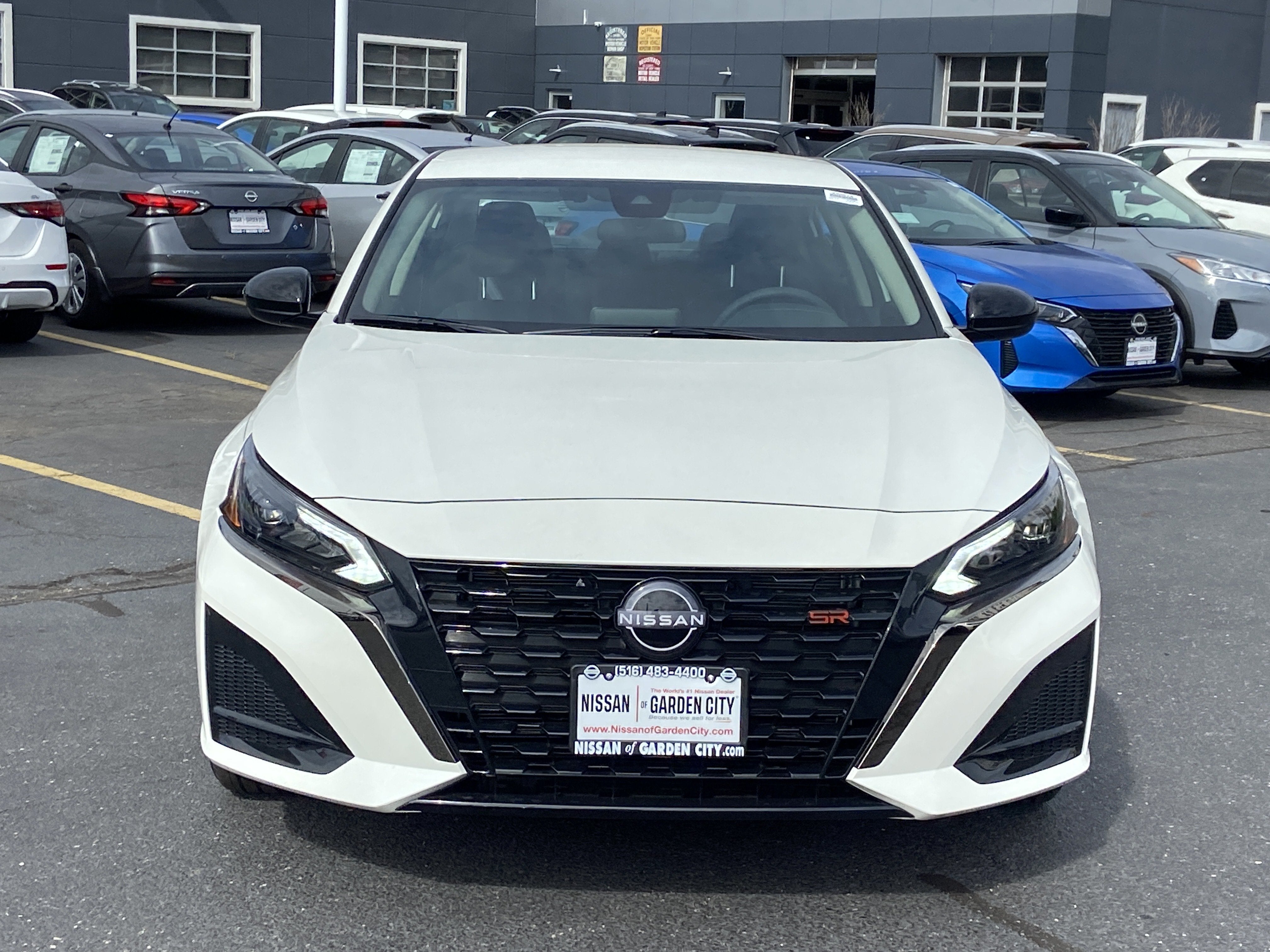 2025 Nissan Altima SR