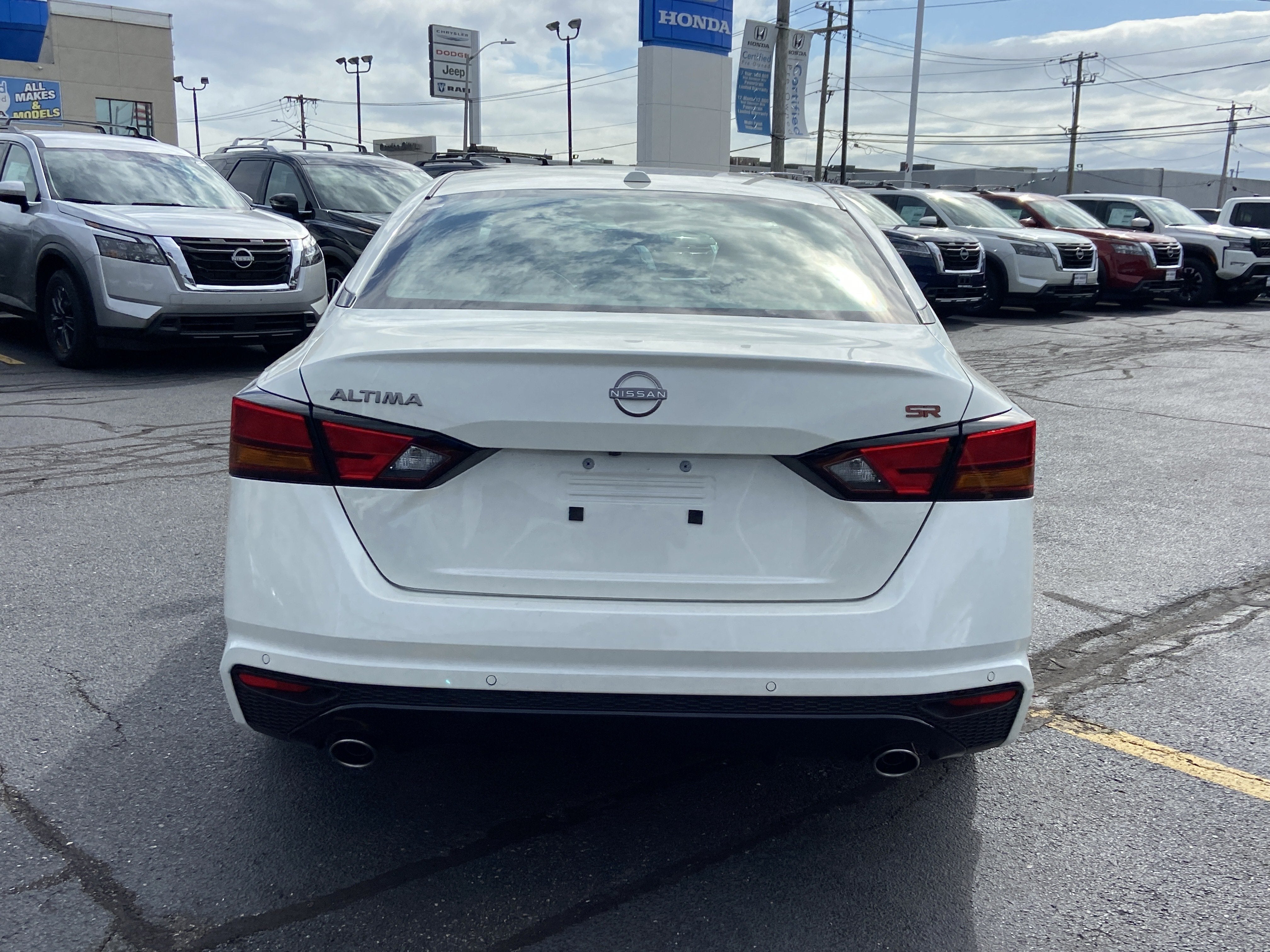 2025 Nissan Altima SR