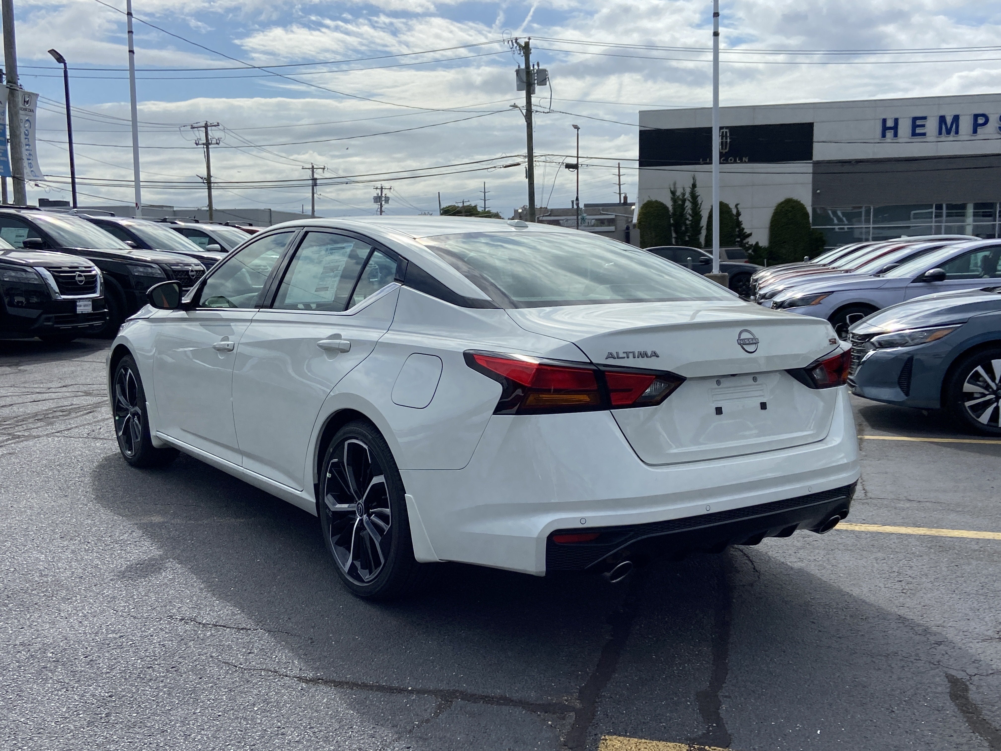 2025 Nissan Altima SR