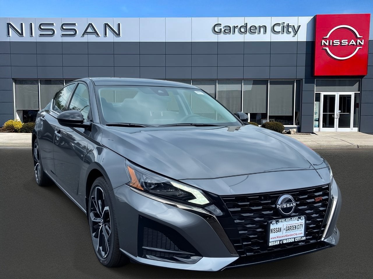 2025 Nissan Altima SR