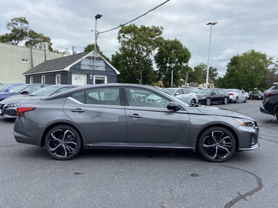 2025 Nissan Altima SR