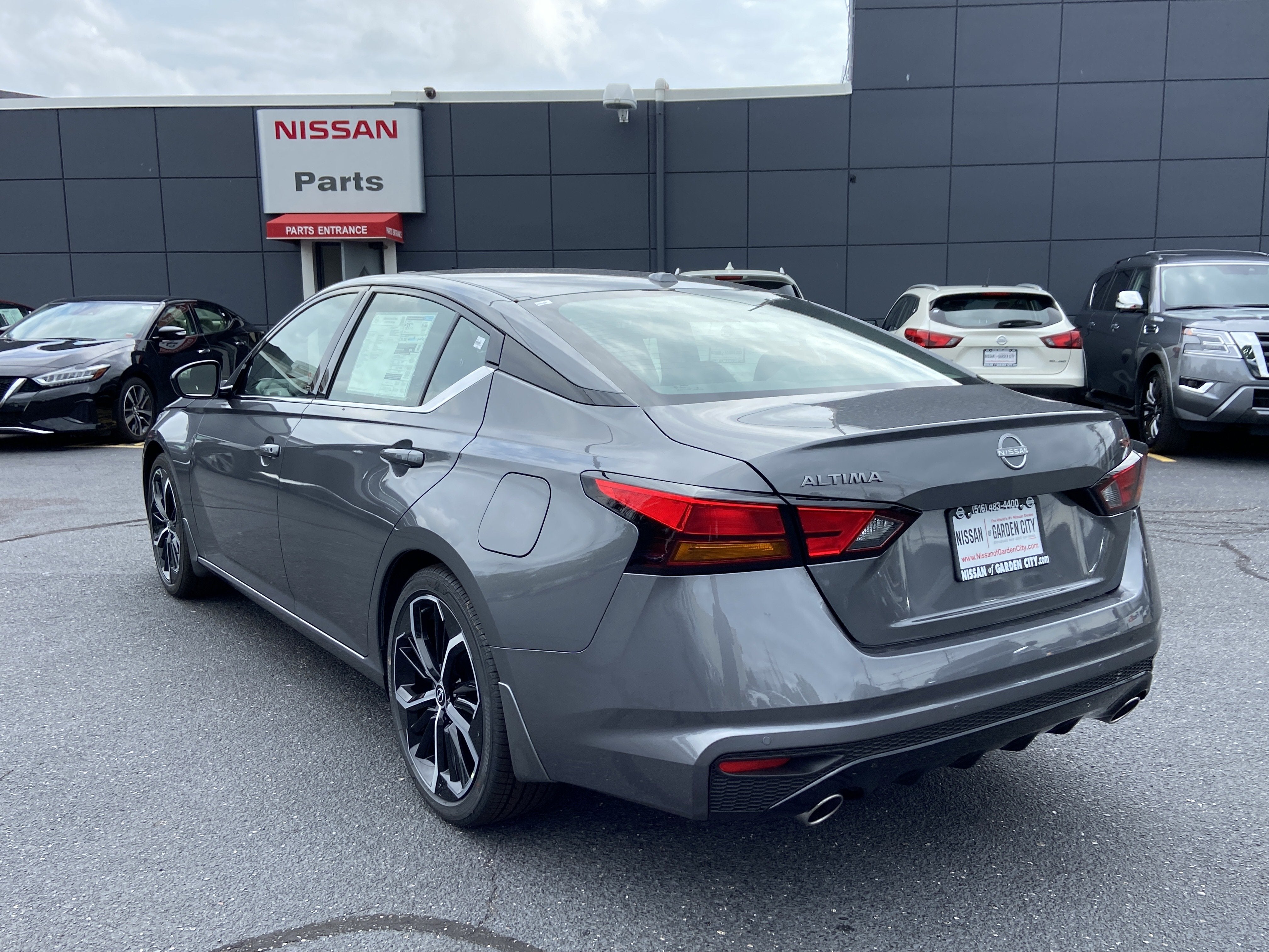 2025 Nissan Altima SR