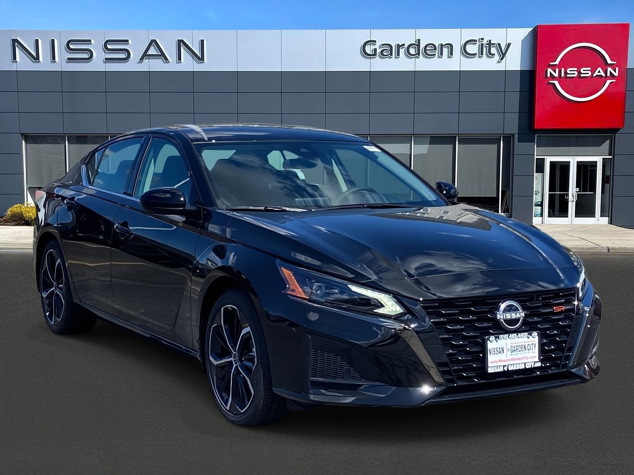 2025 Nissan Altima SR