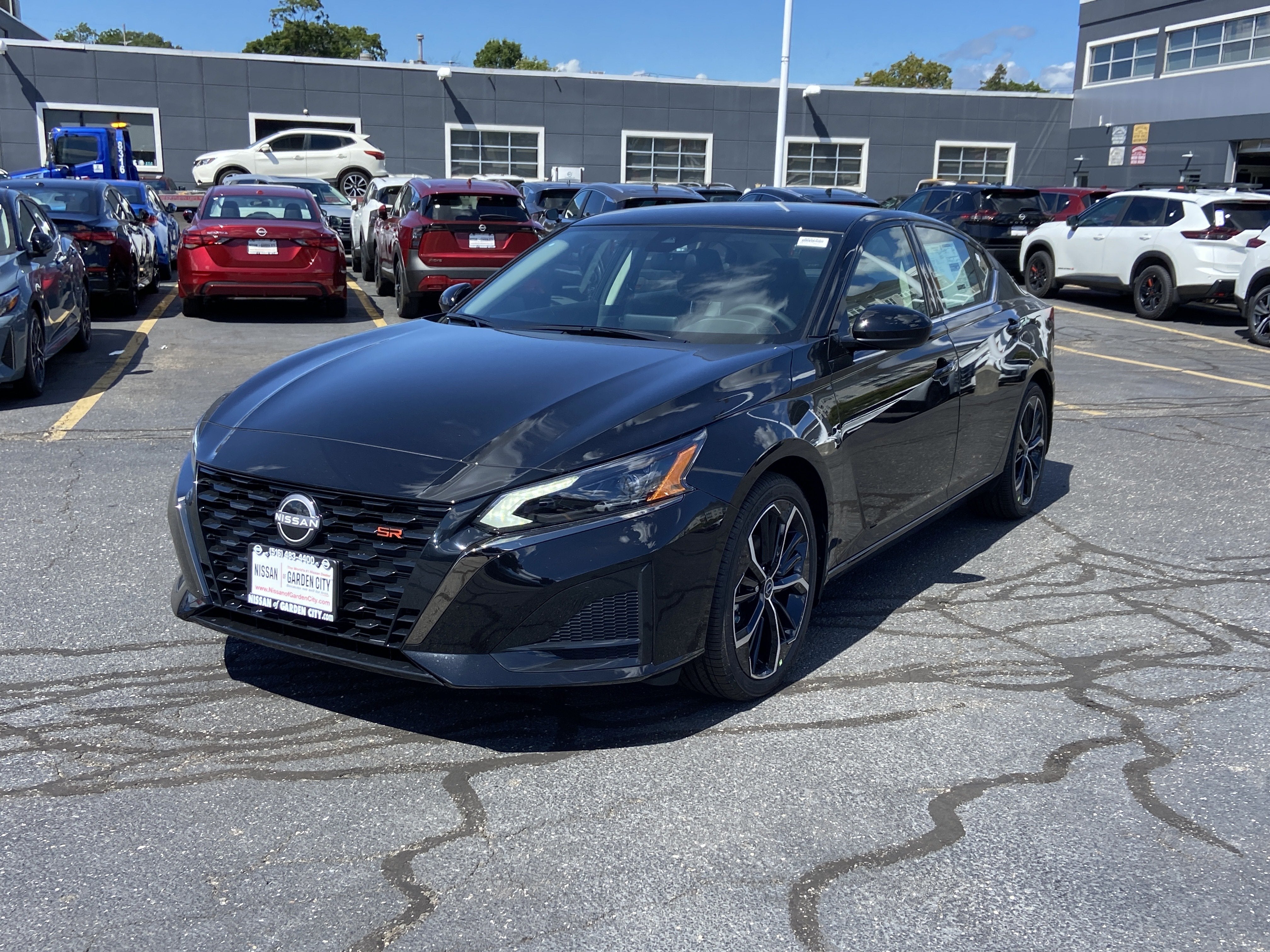 2025 Nissan Altima SR
