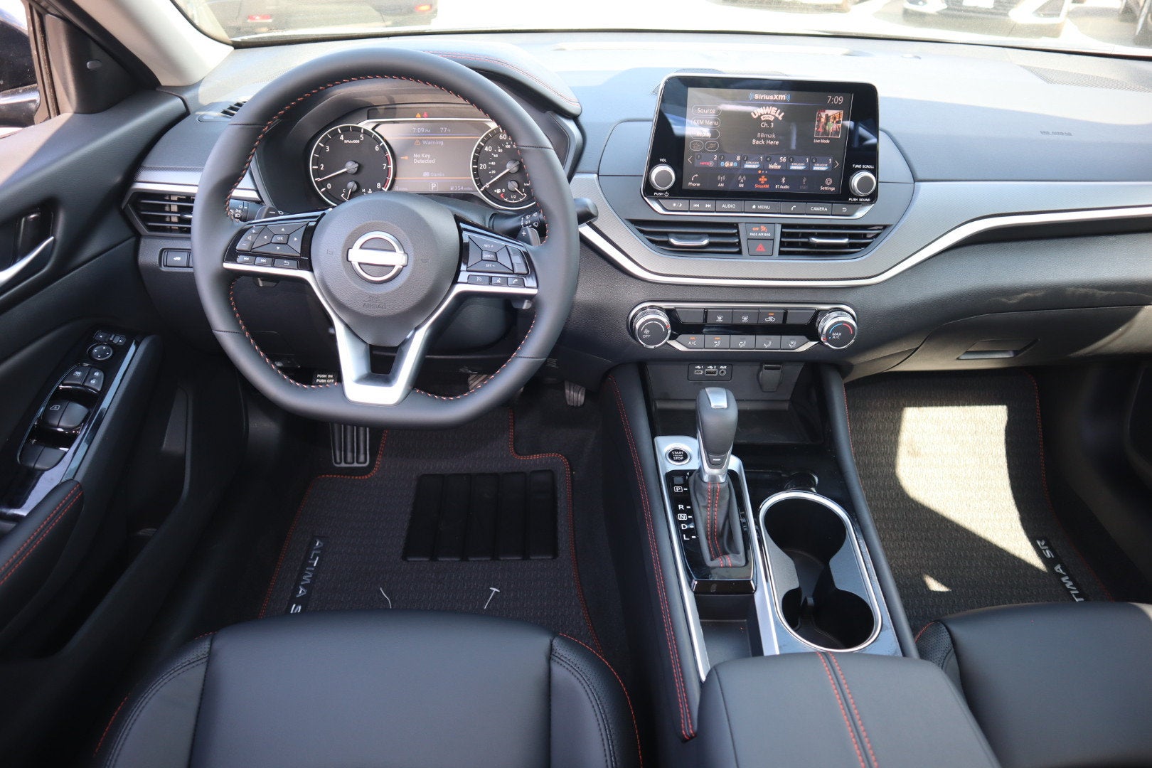 2025 Nissan Altima SR