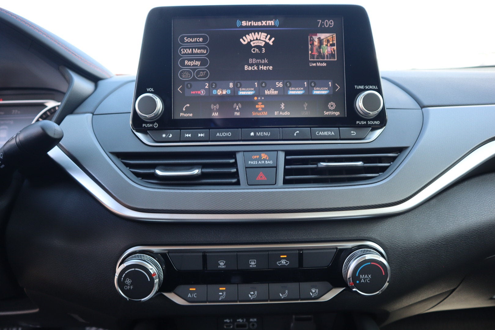 2025 Nissan Altima SR