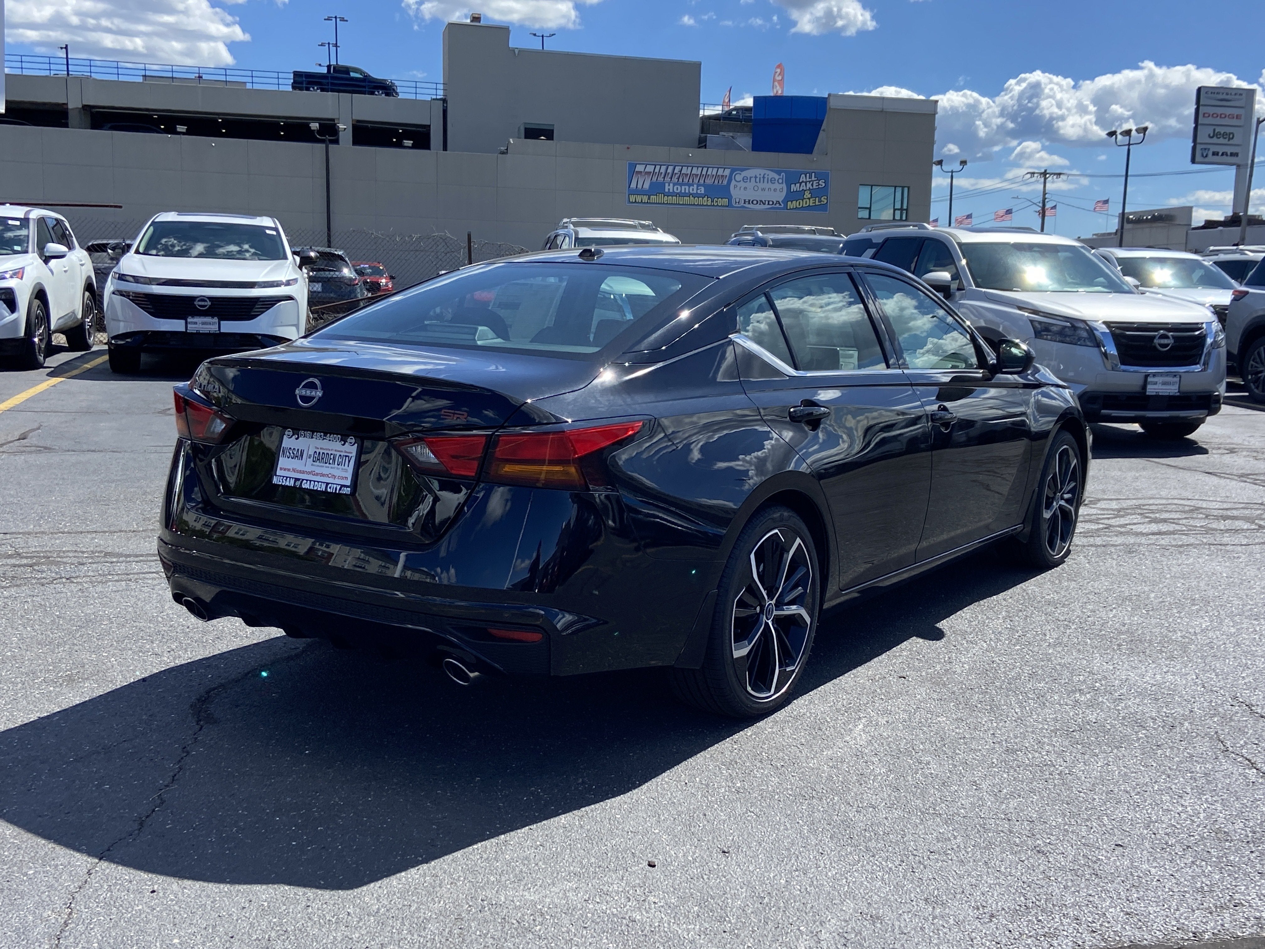 2025 Nissan Altima SR