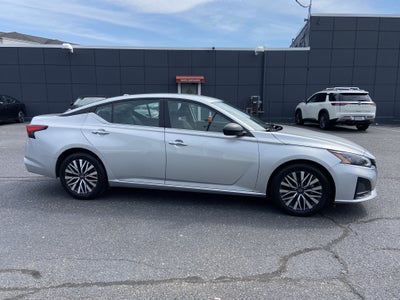 2024 Nissan Altima SV