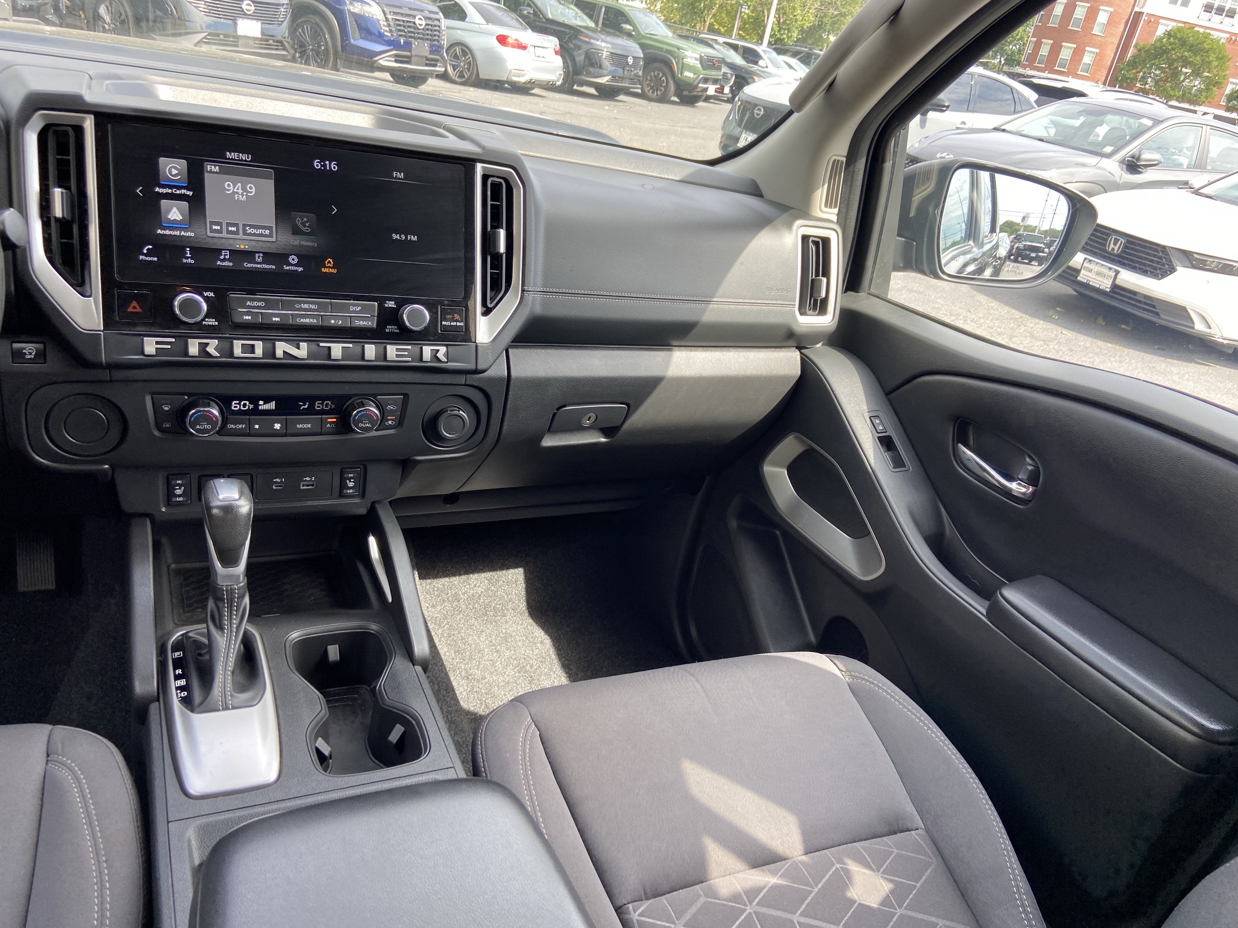 2025 Nissan Frontier Crew Cab SV