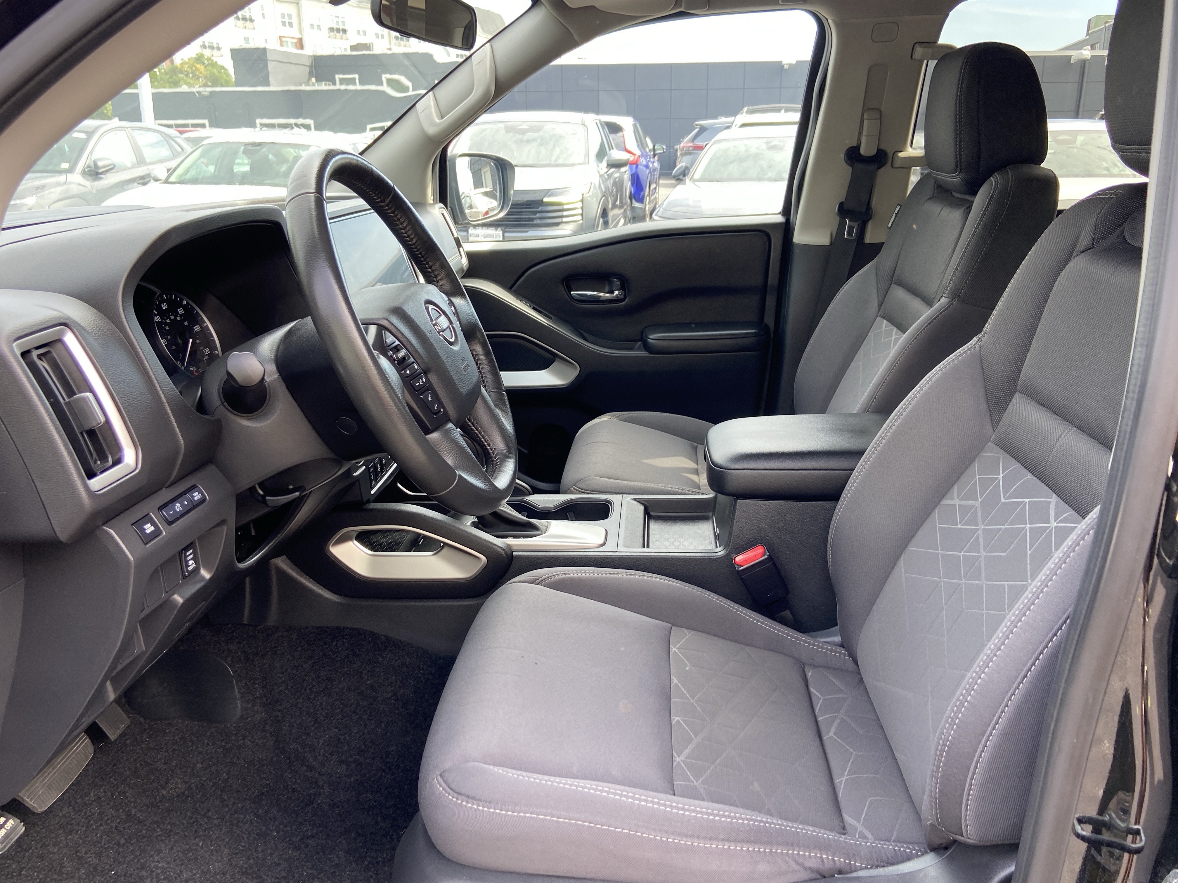 2025 Nissan Frontier Crew Cab SV