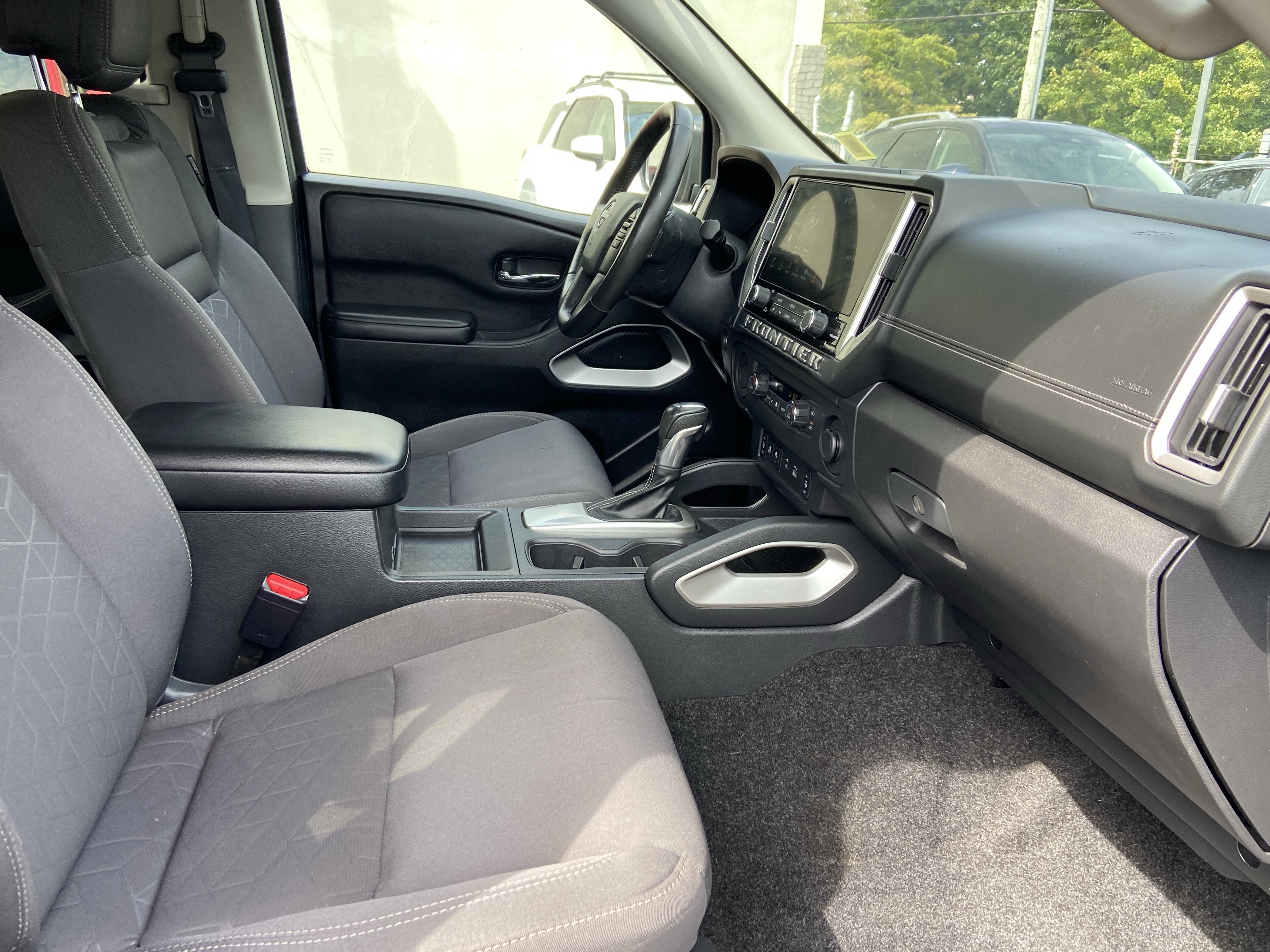 2025 Nissan Frontier Crew Cab SV