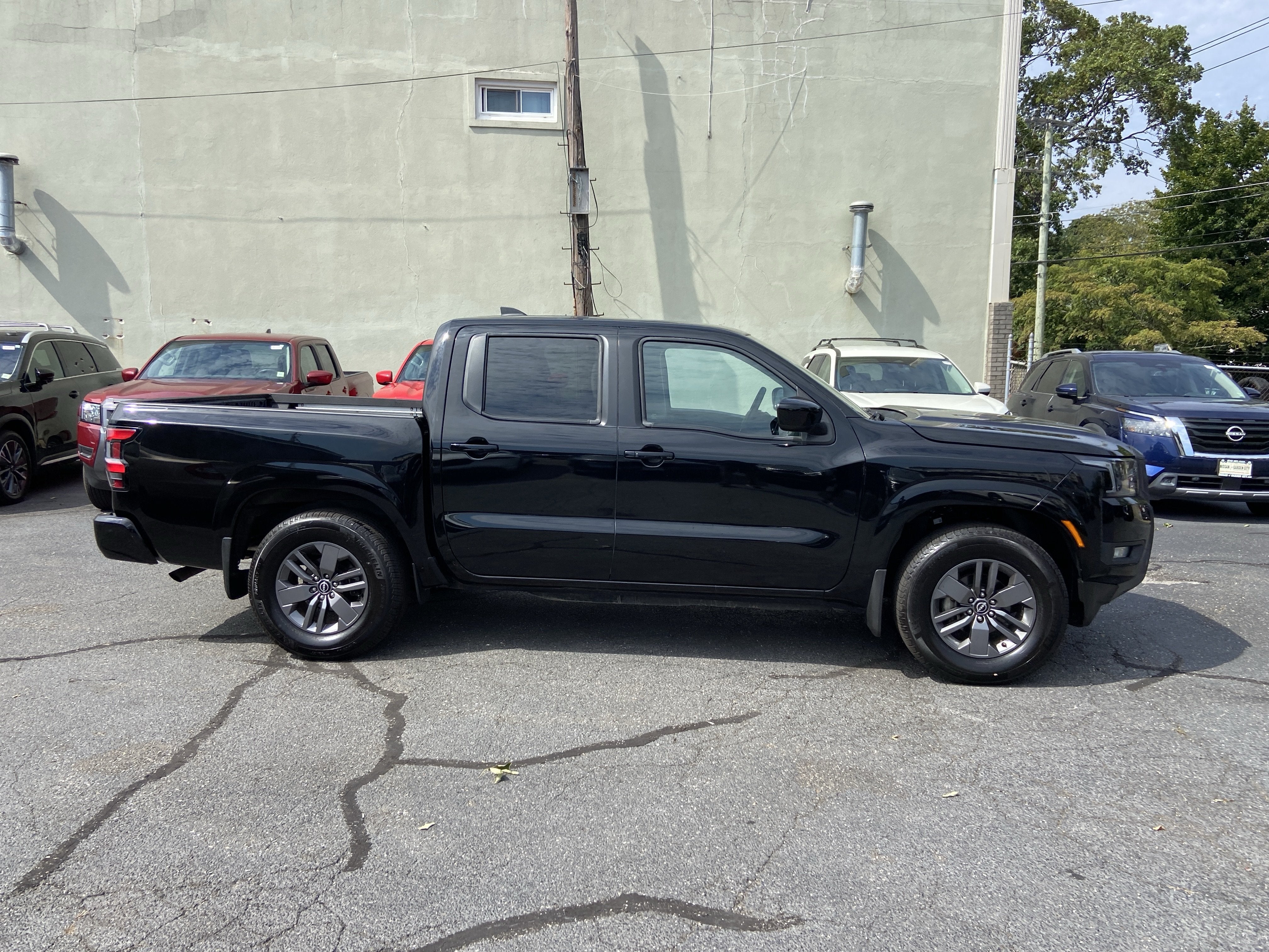 2025 Nissan Frontier Crew Cab SV