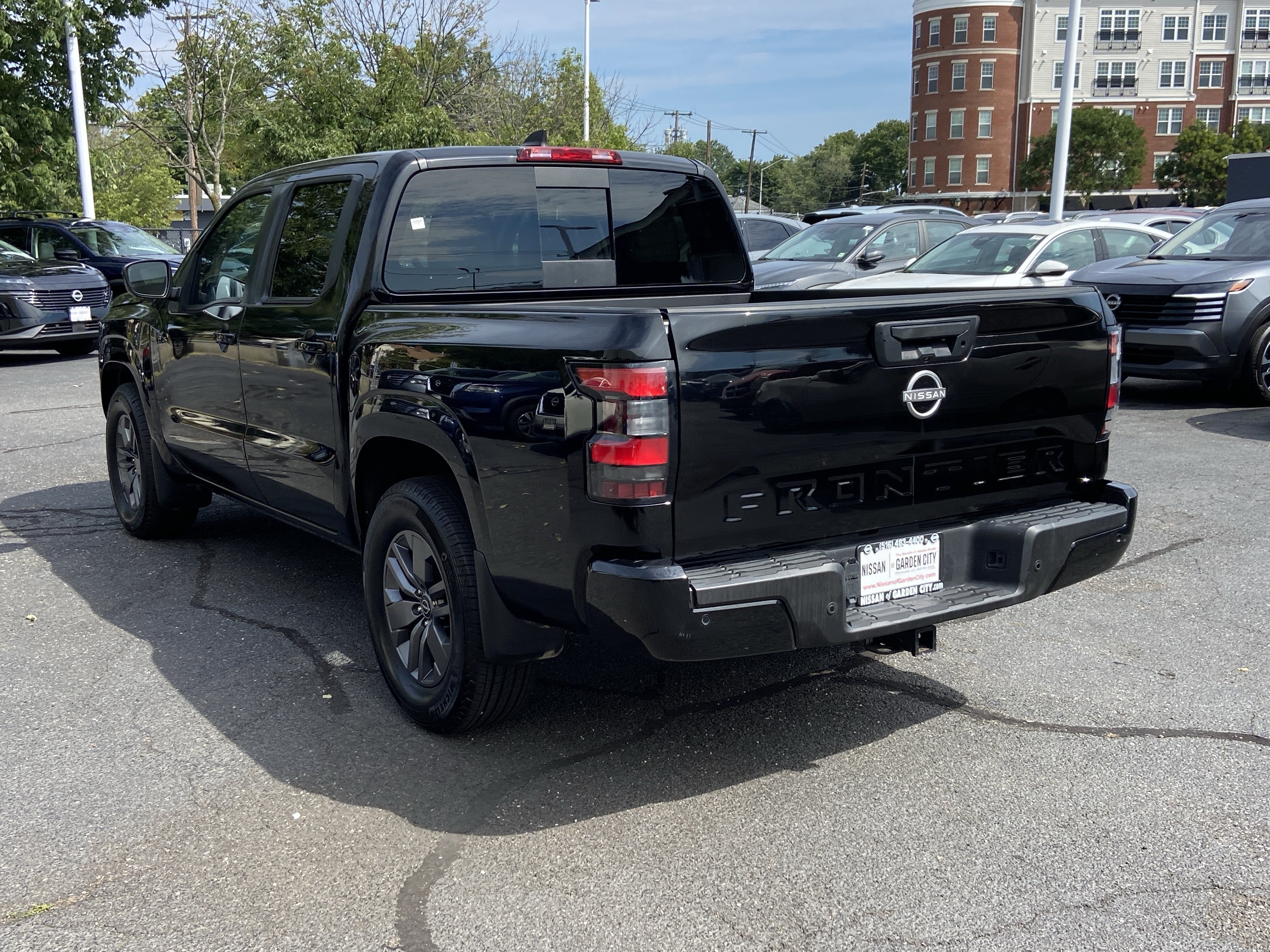 2025 Nissan Frontier Crew Cab SV