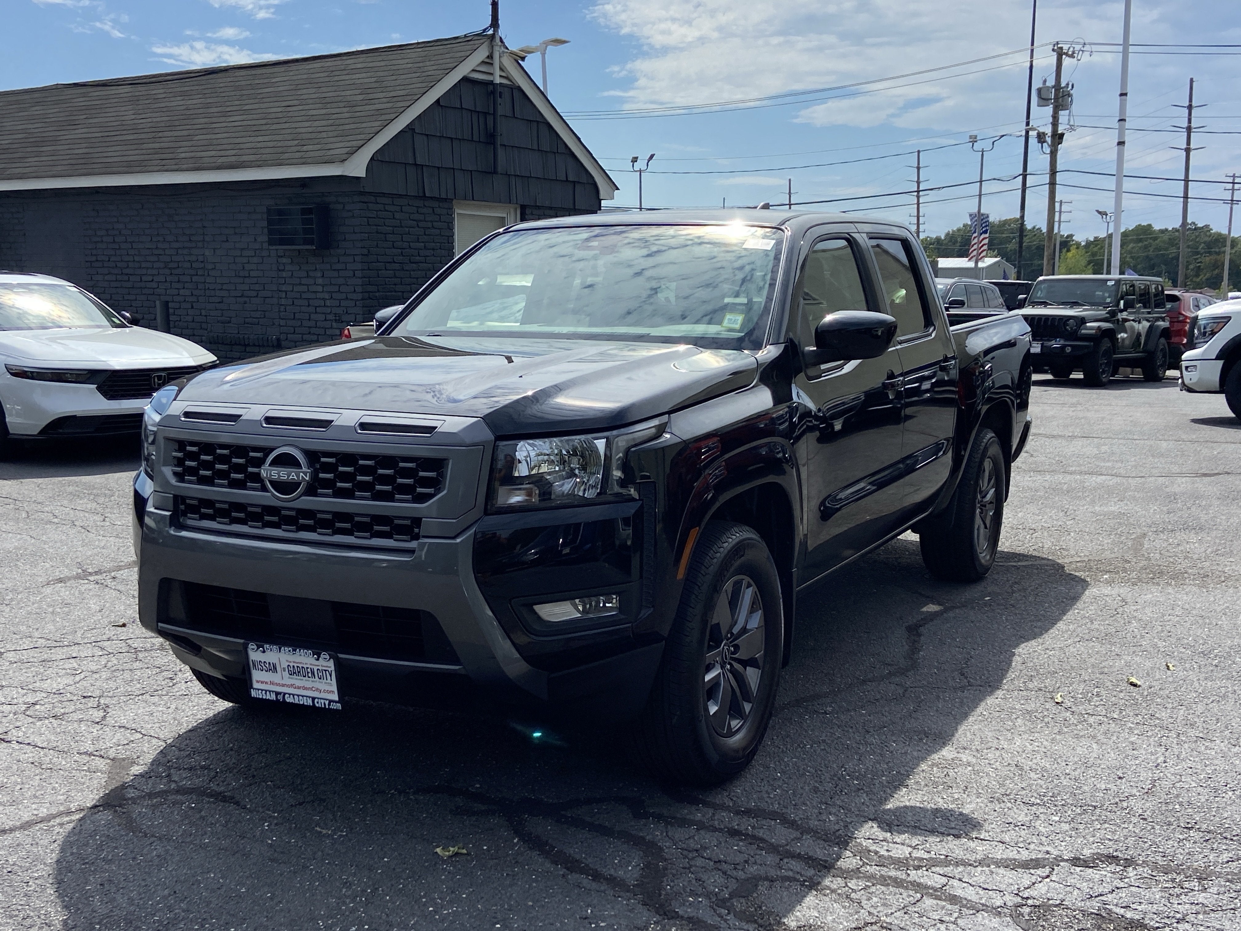 2025 Nissan Frontier Crew Cab SV