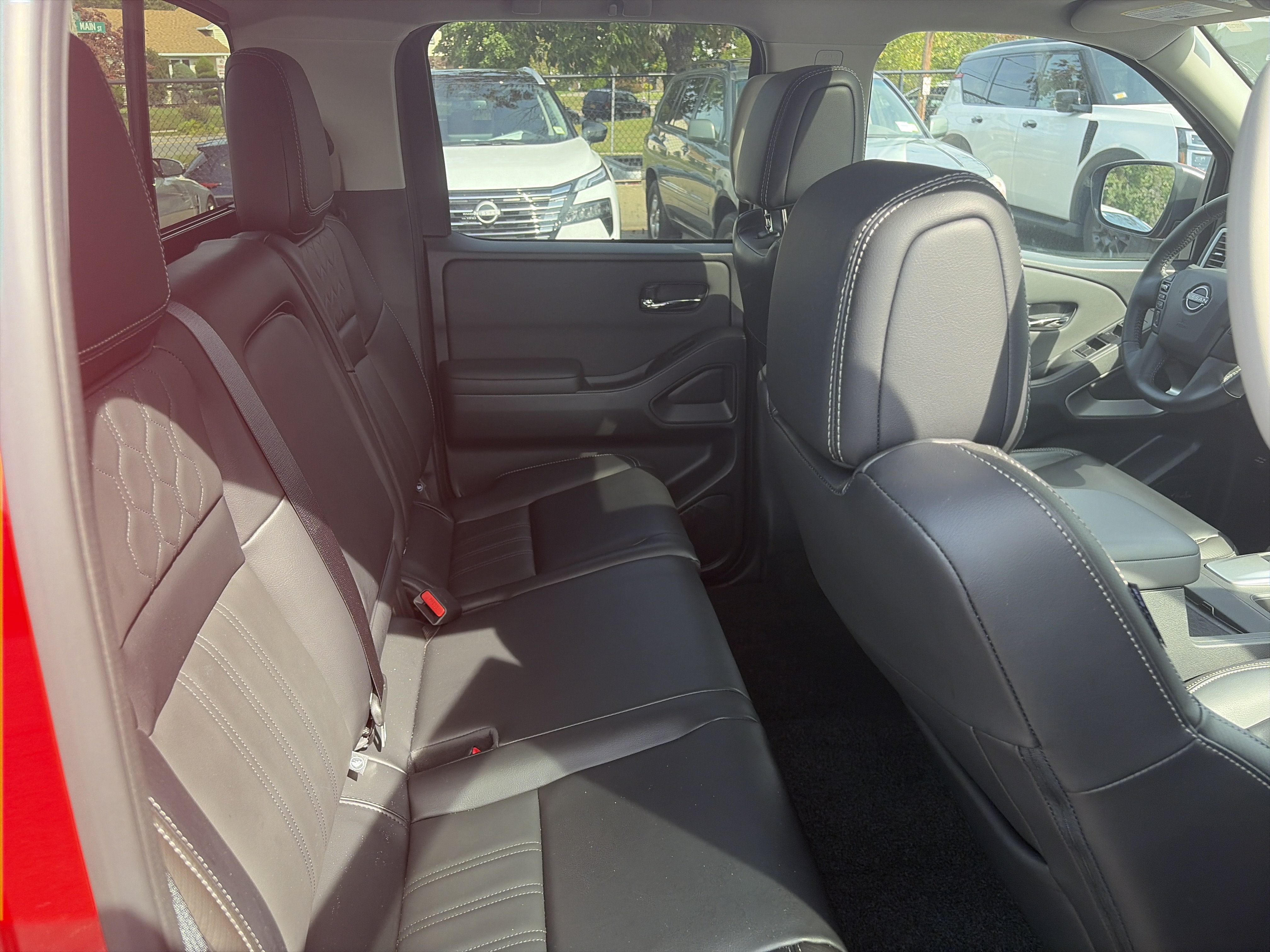 2024 Nissan Frontier SL