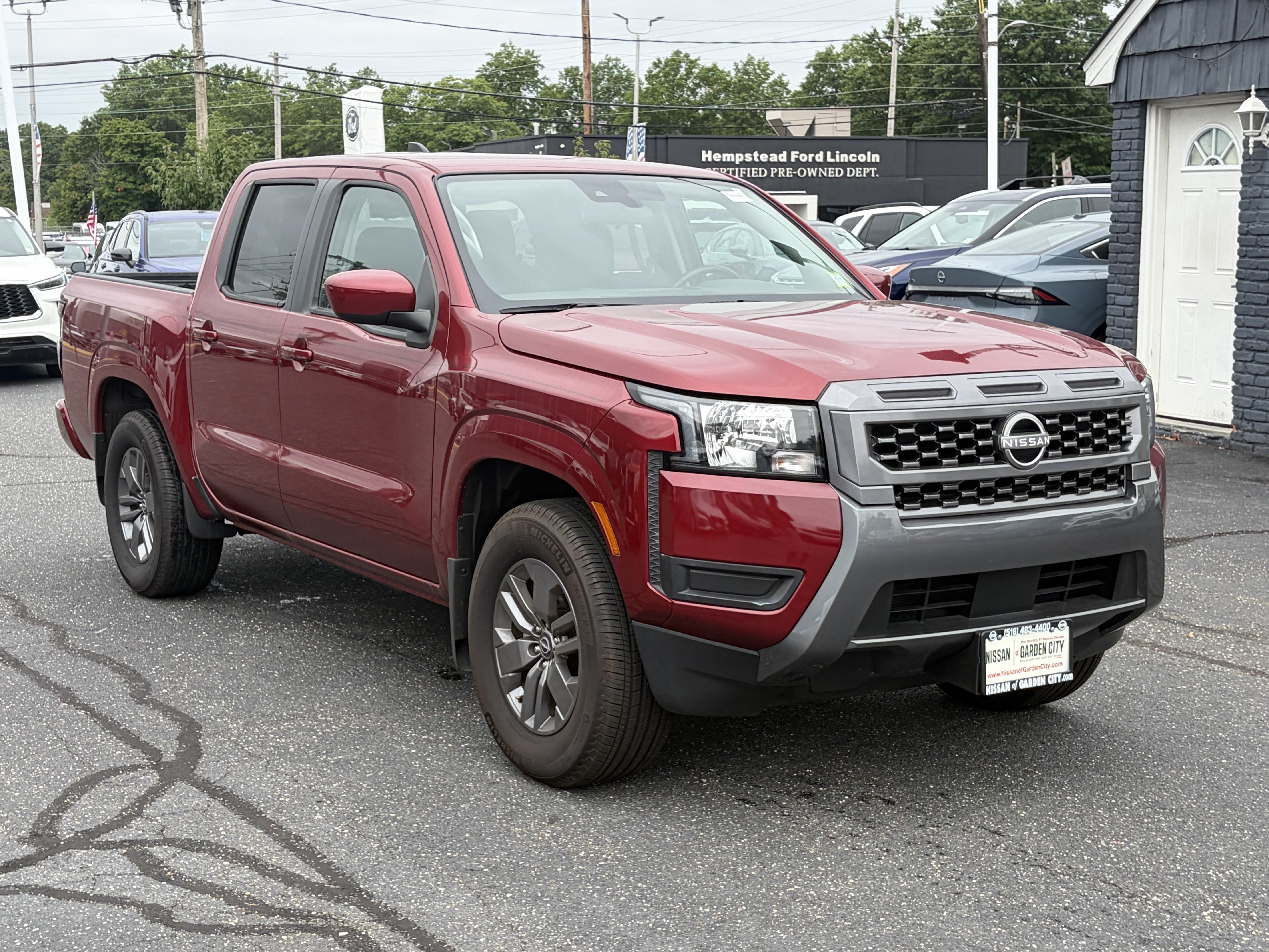2025 Nissan Frontier Crew Cab SV
