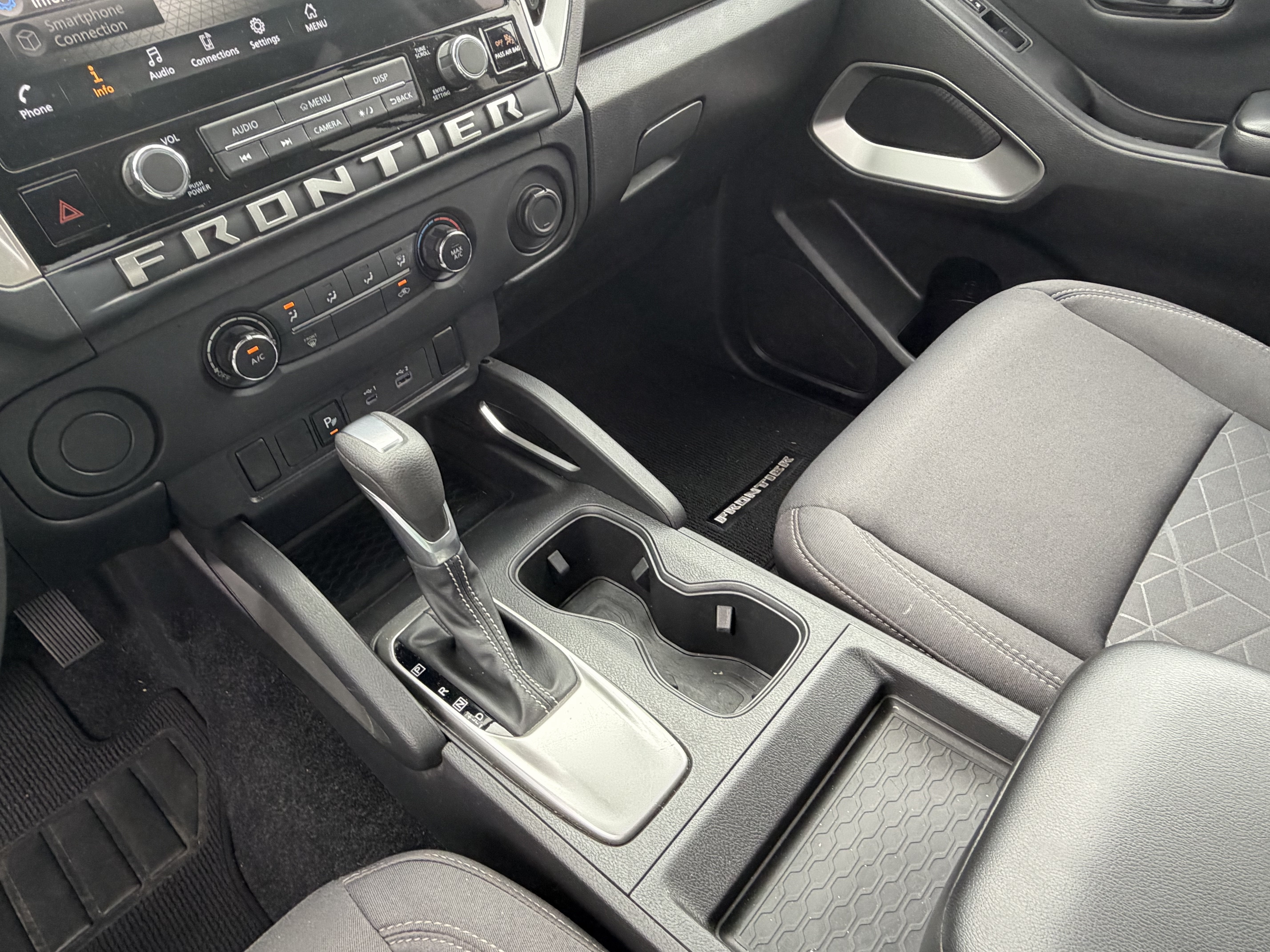 2025 Nissan Frontier Crew Cab SV