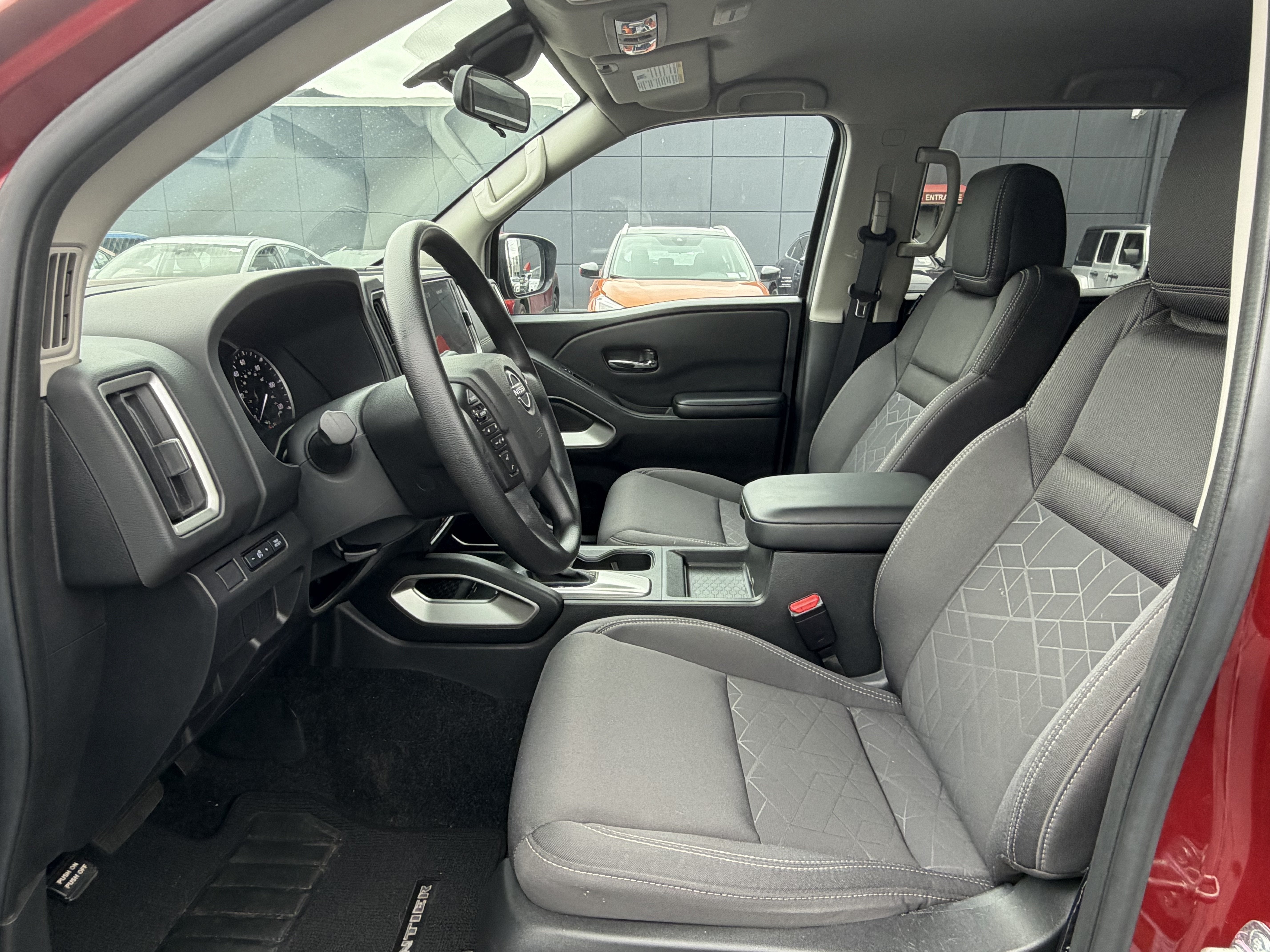 2025 Nissan Frontier Crew Cab SV