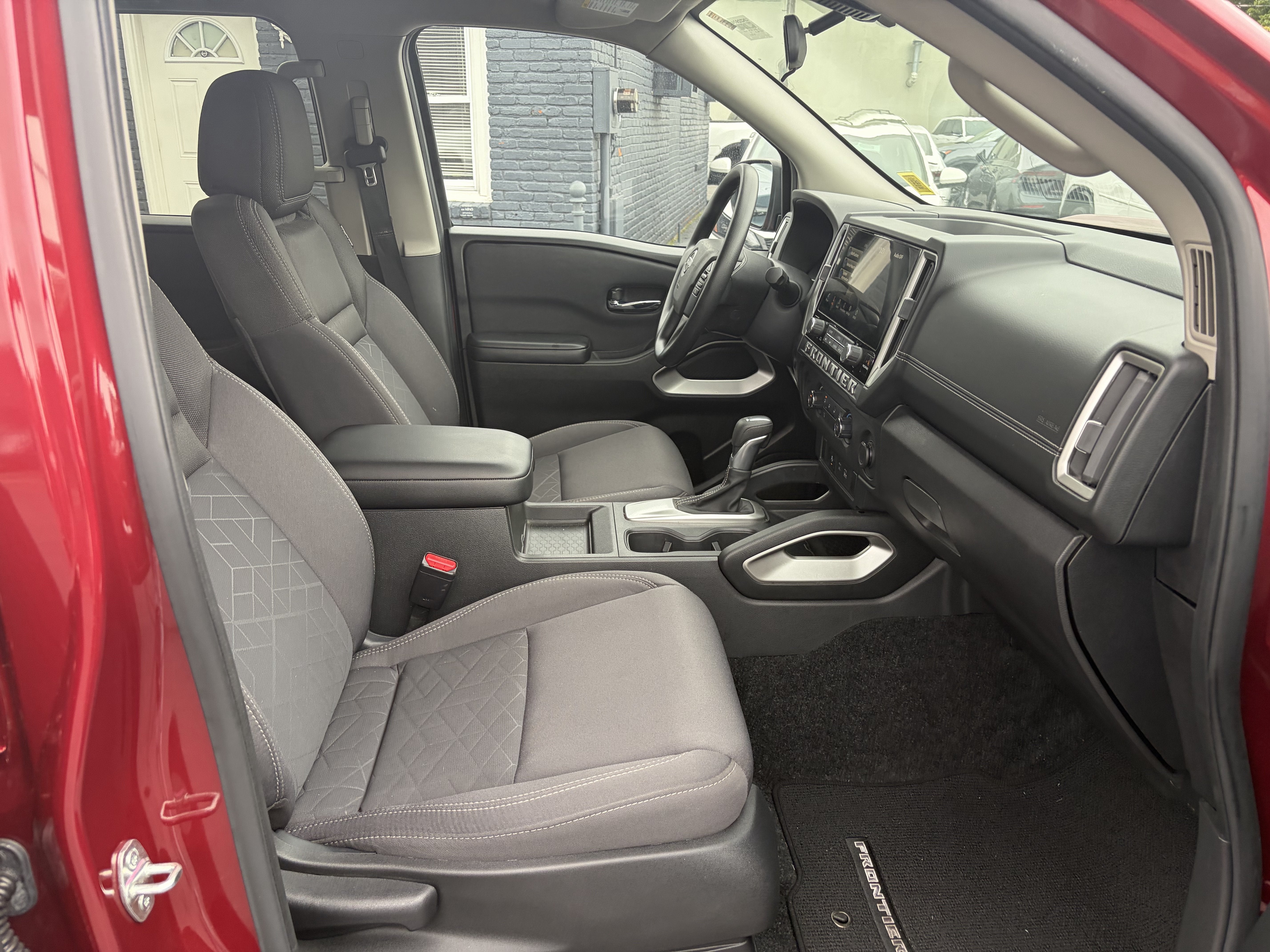 2025 Nissan Frontier Crew Cab SV