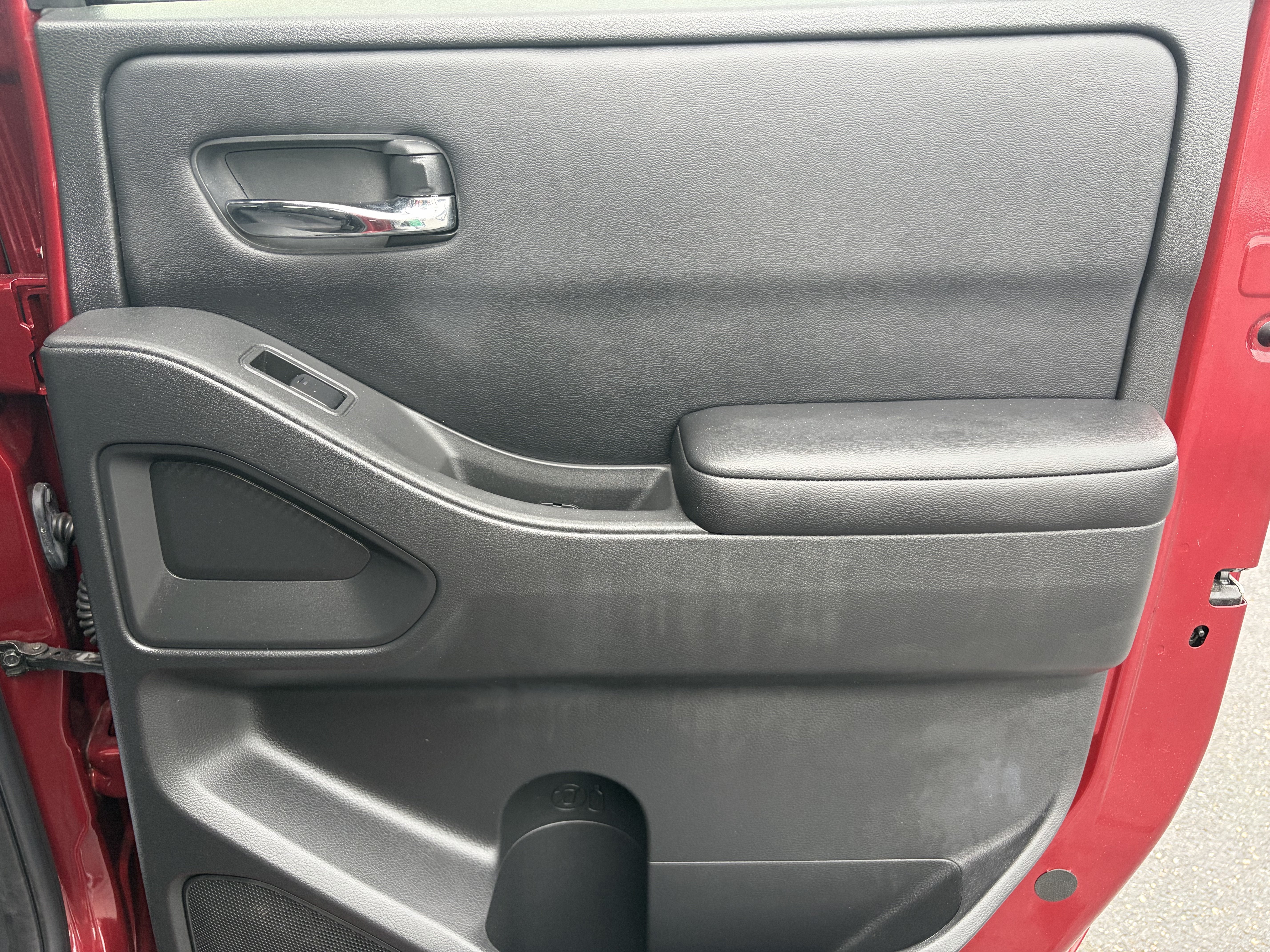 2025 Nissan Frontier Crew Cab SV
