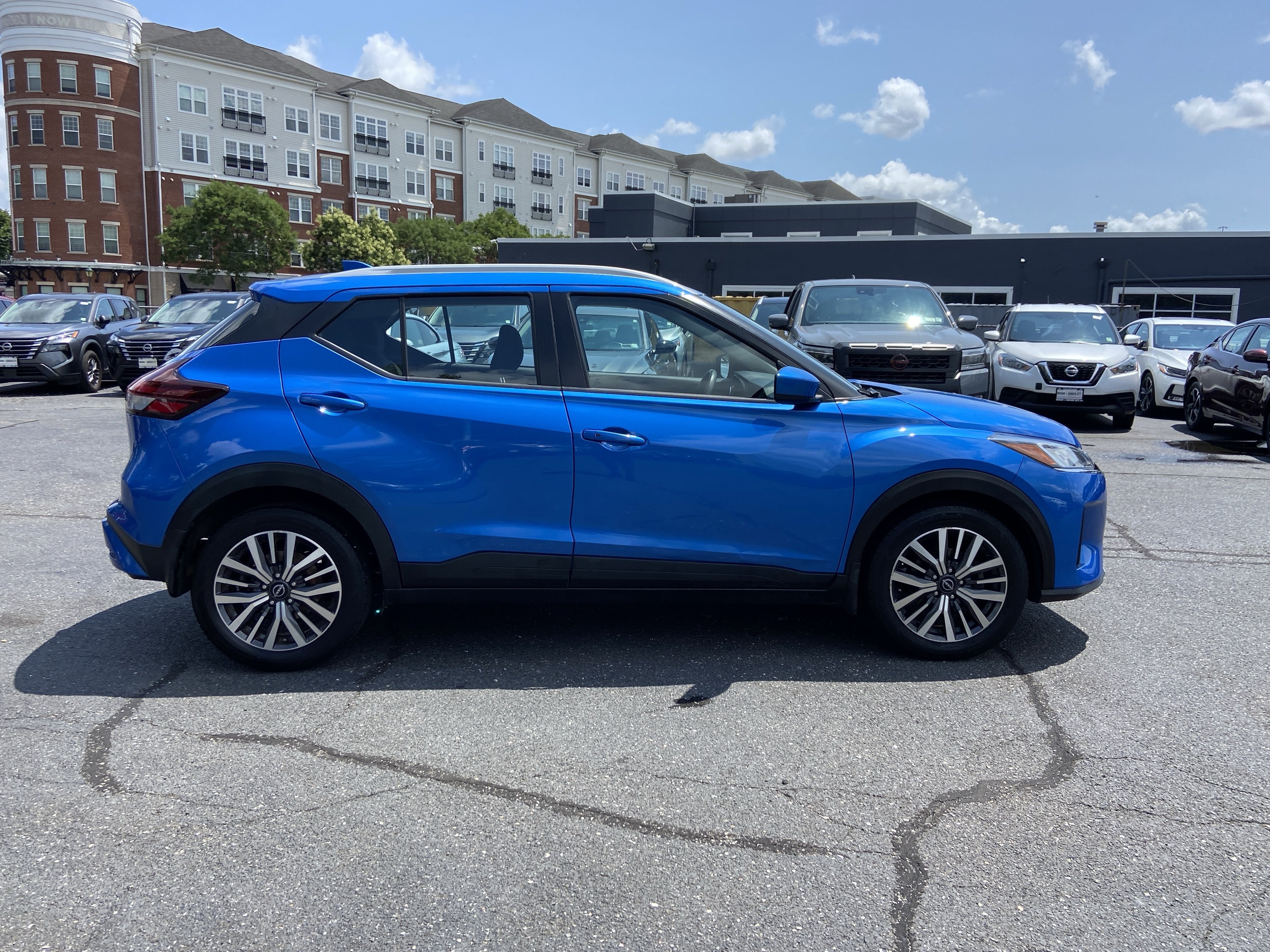 2023 Nissan Kicks SV