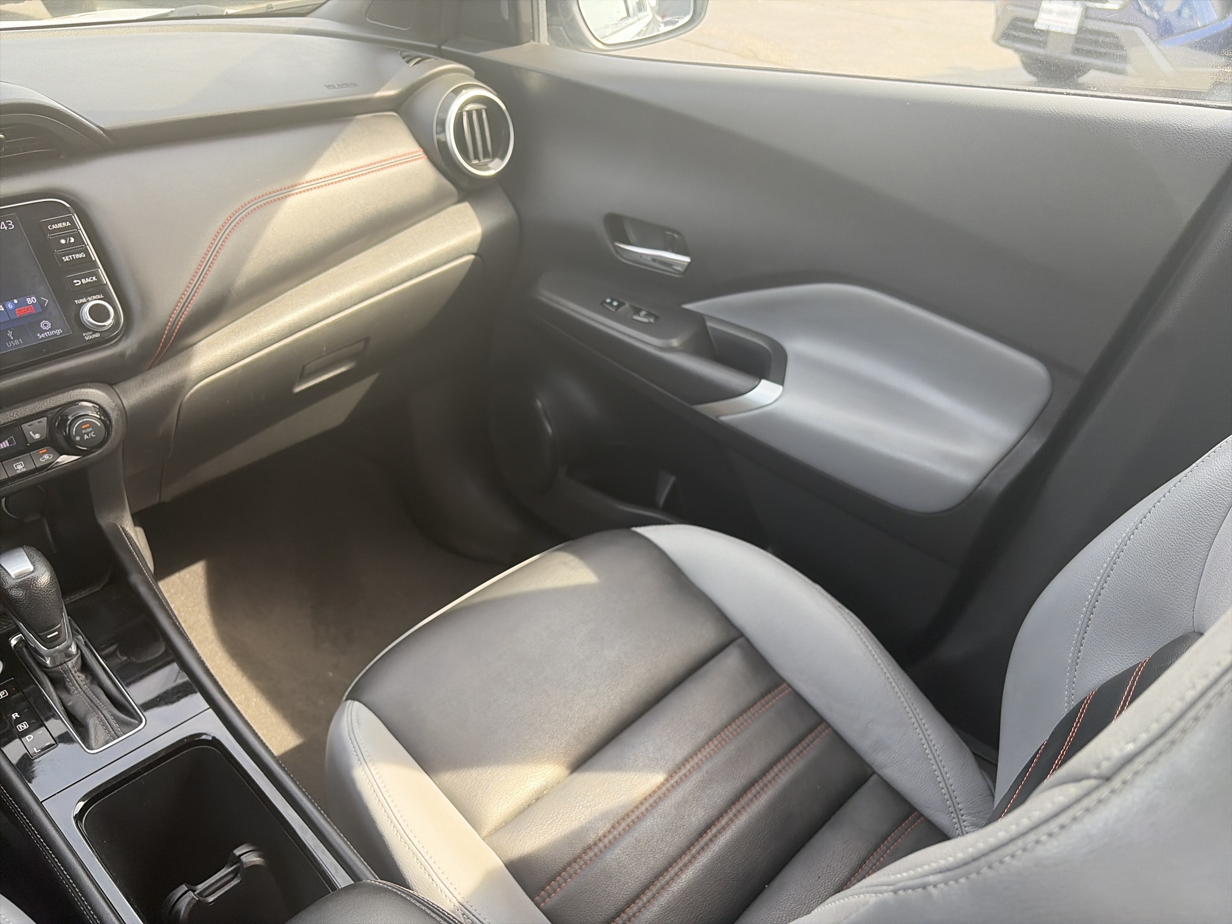 2021 Nissan Kicks SR
