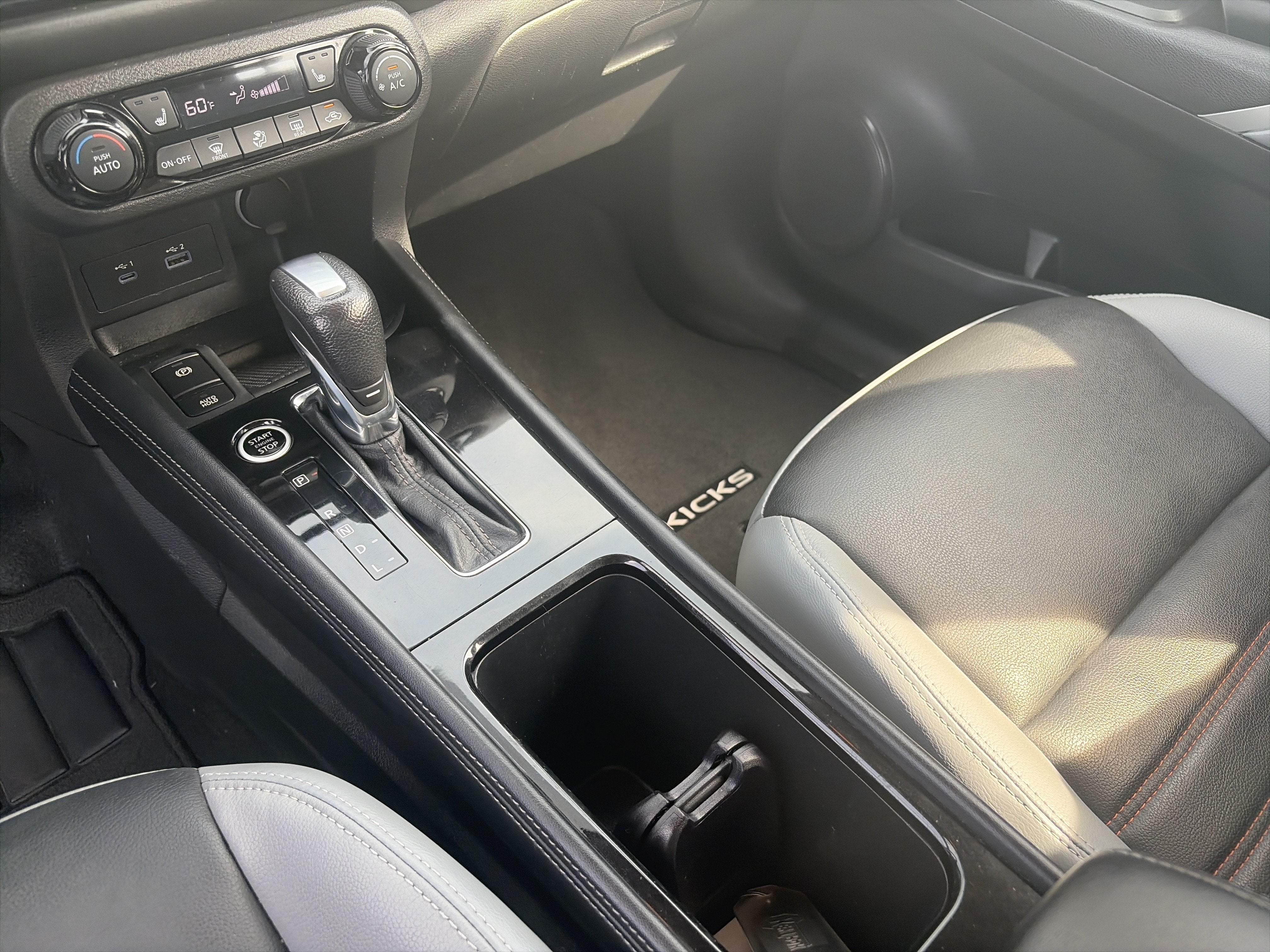 2021 Nissan Kicks SR