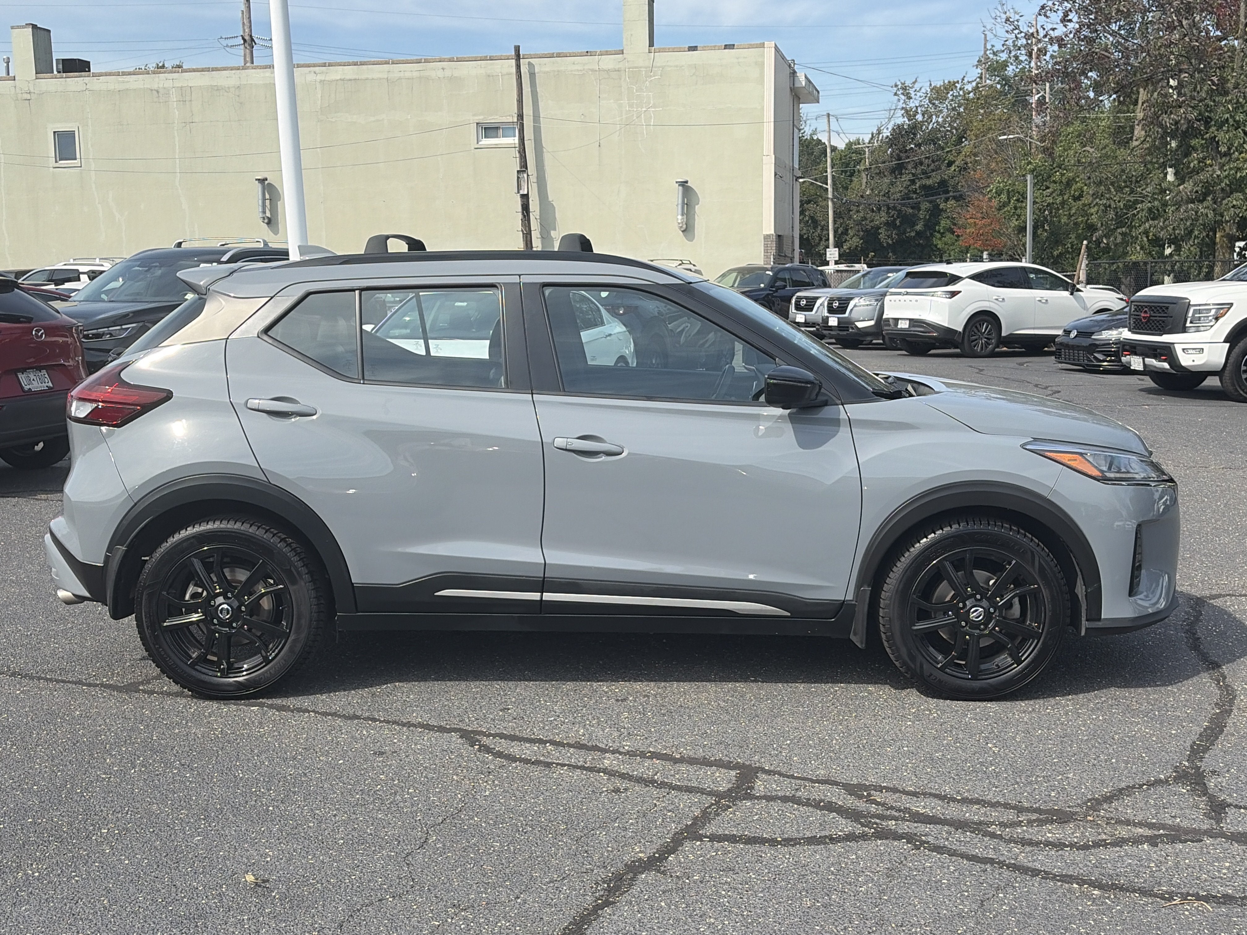 2021 Nissan Kicks SR