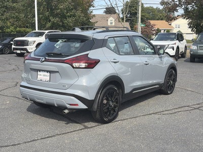 2021 Nissan Kicks SR
