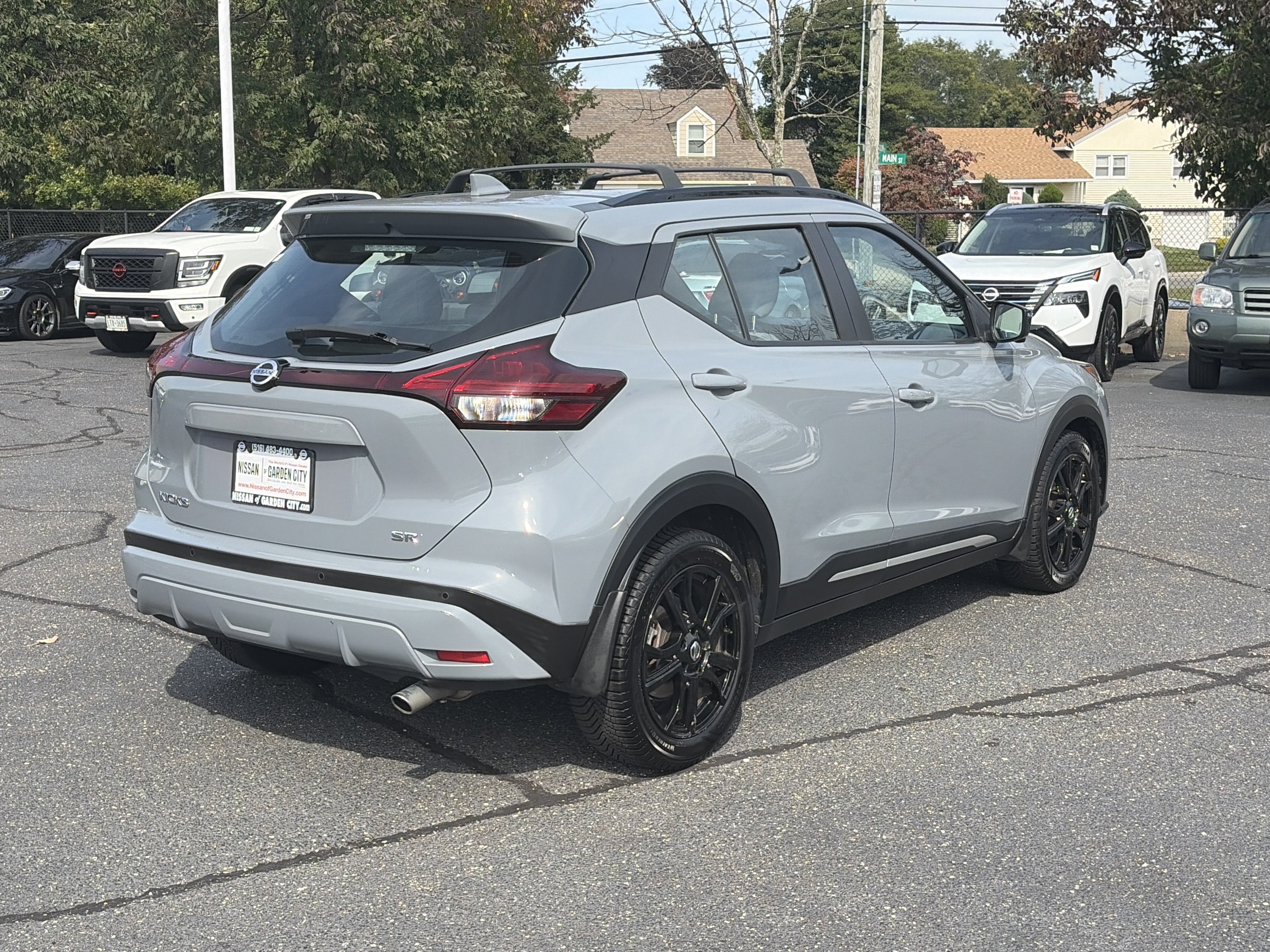 2021 Nissan Kicks SR