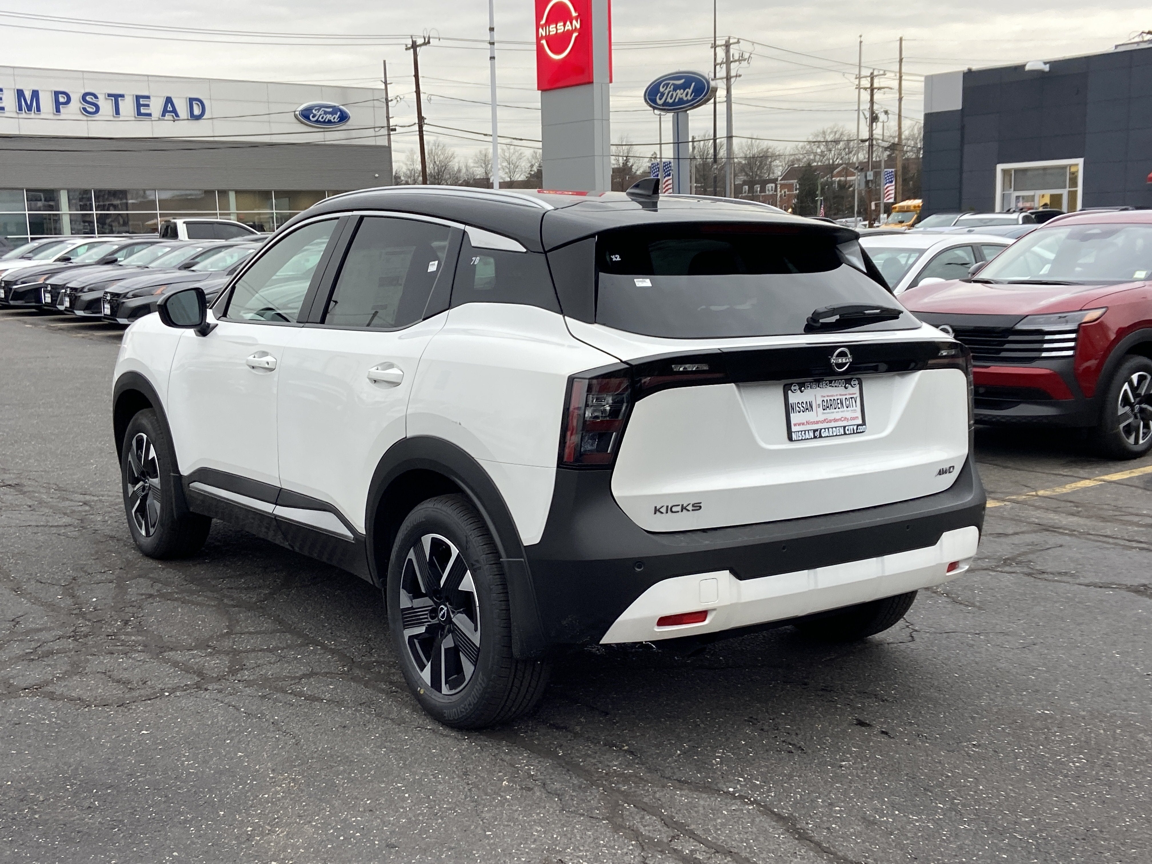 2026 Nissan Kicks SV