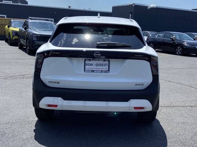 2025 Nissan Kicks SV