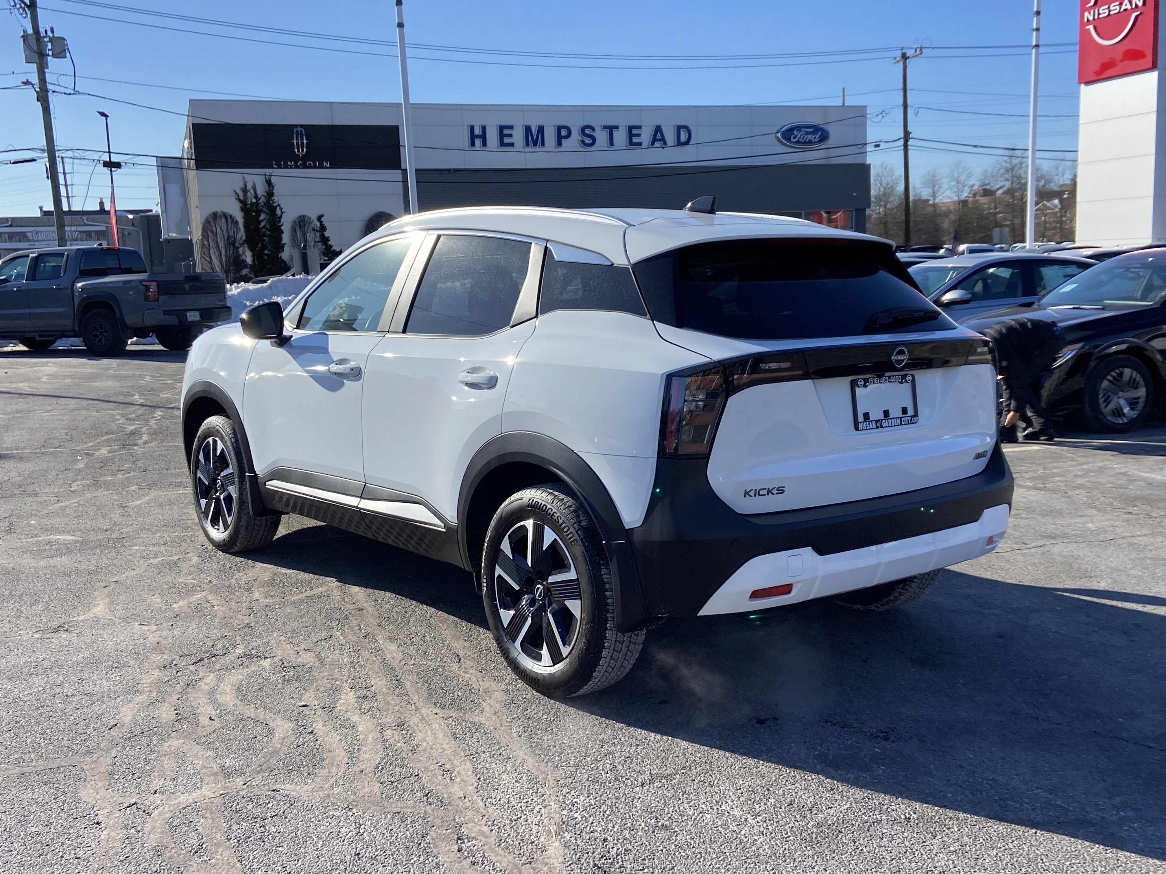 2026 Nissan Kicks SV