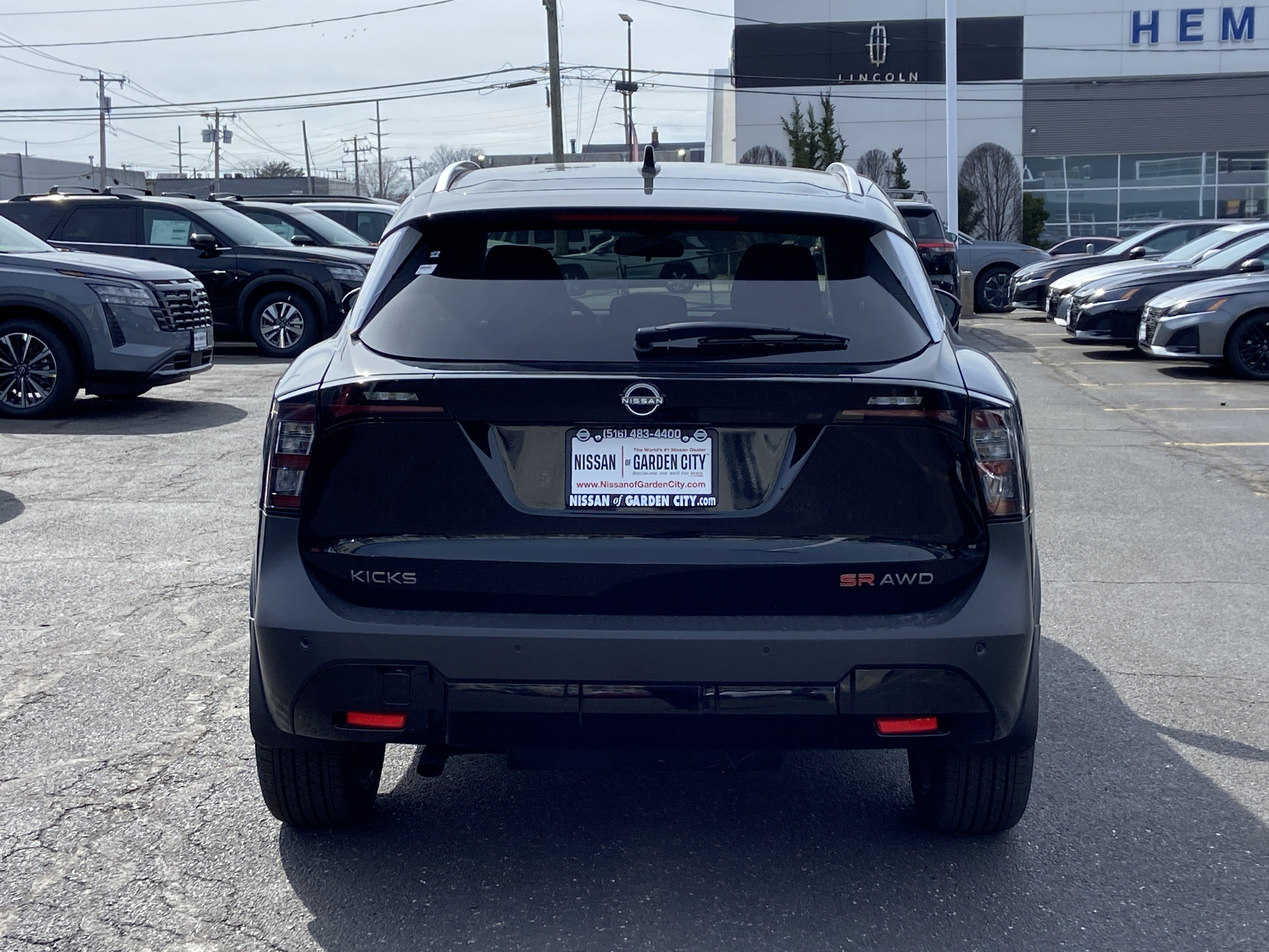 2026 Nissan Kicks SR