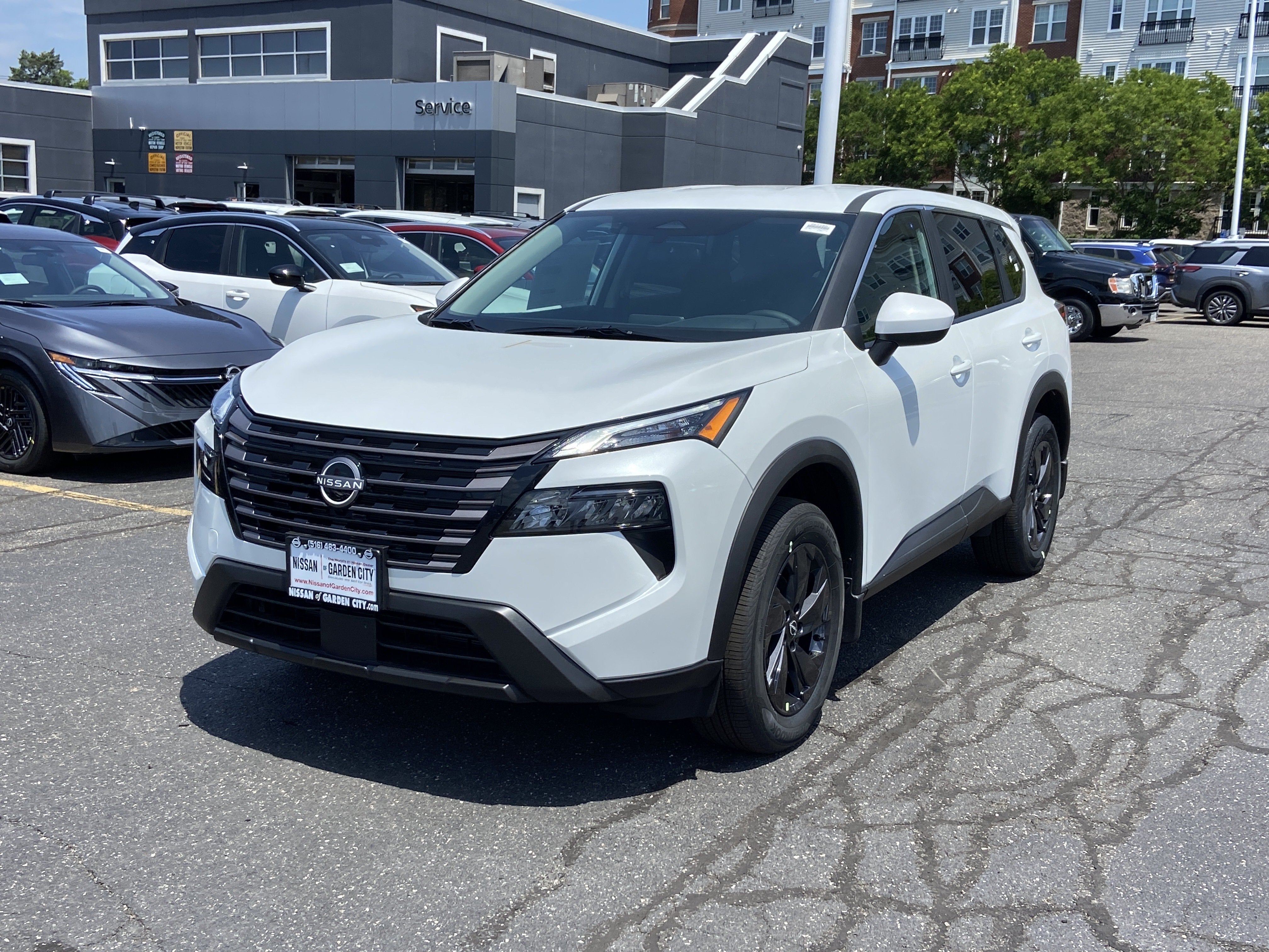 2026 Nissan Rogue SV