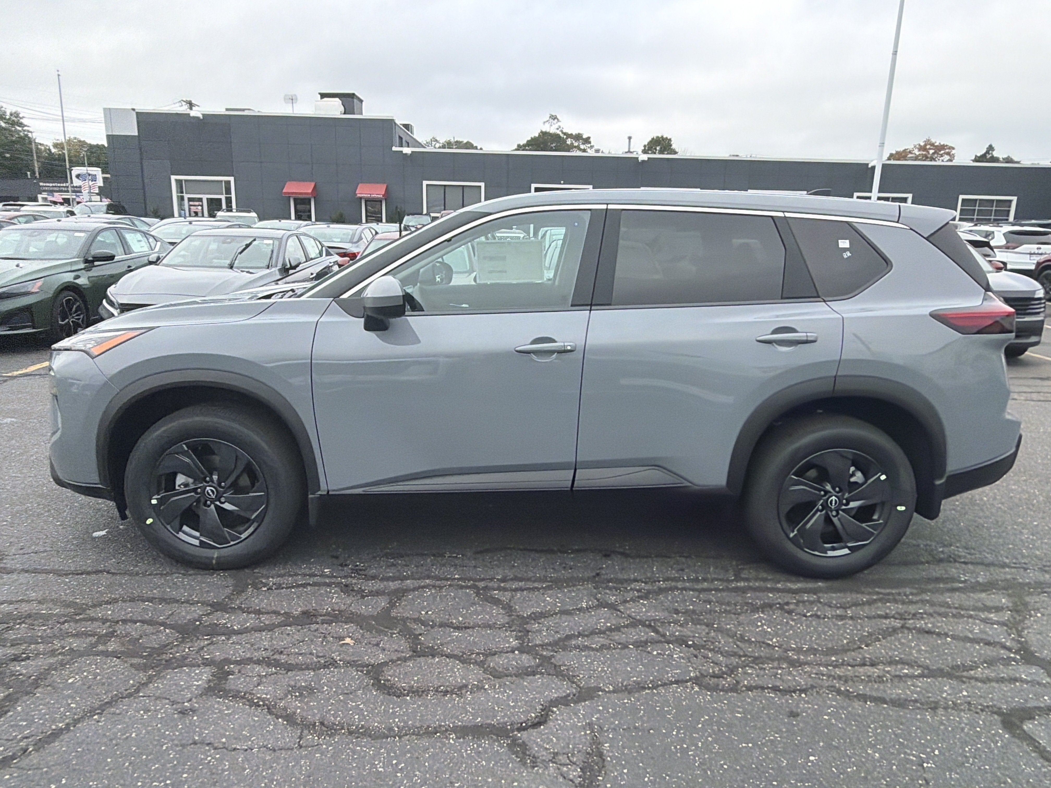 2027 Nissan Rogue SV