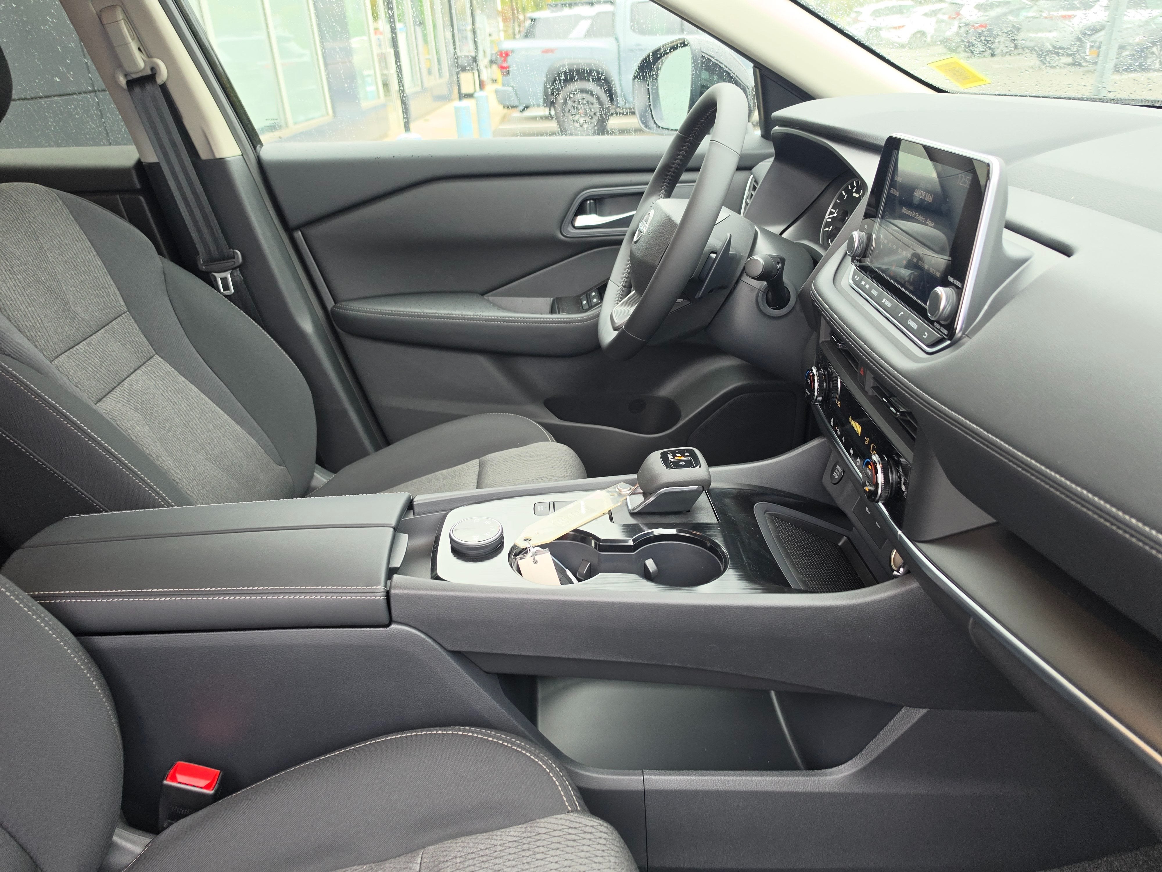 2027 Nissan Rogue SV