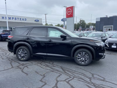 2025 Nissan Pathfinder S