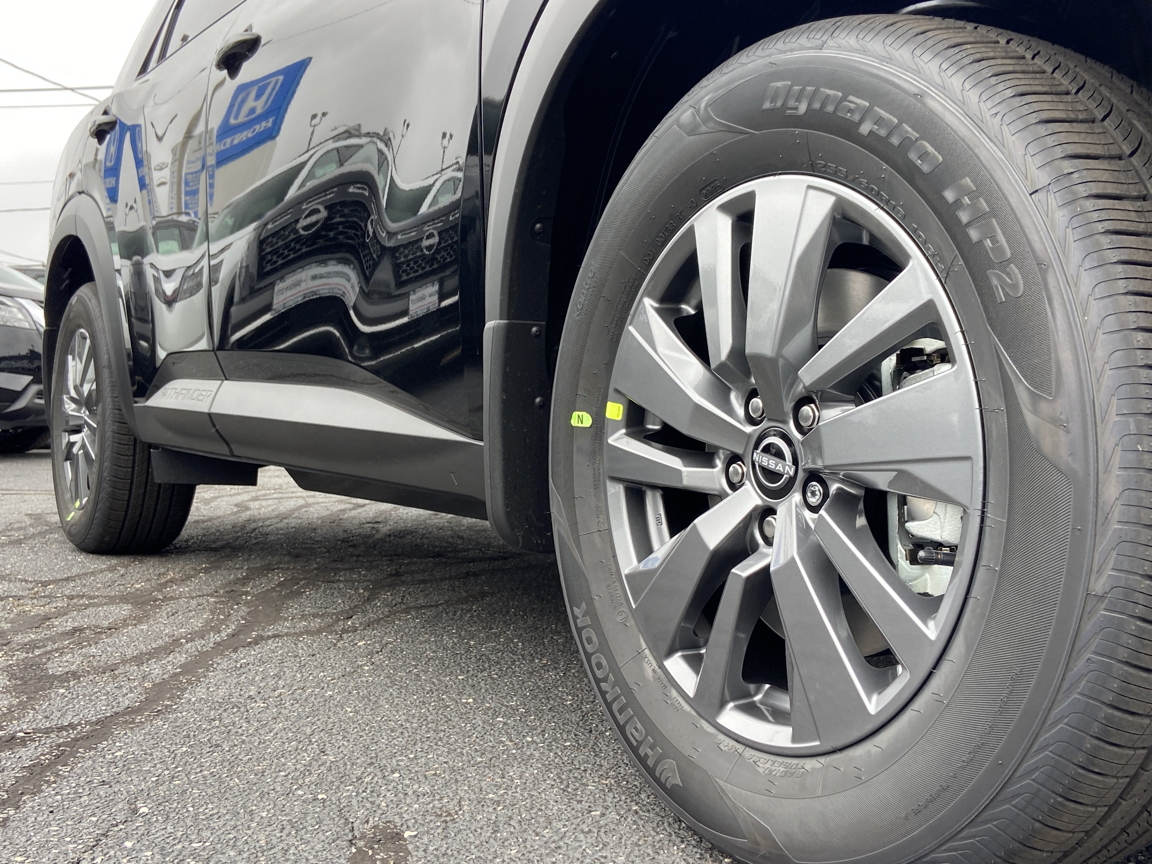 2025 Nissan Pathfinder S