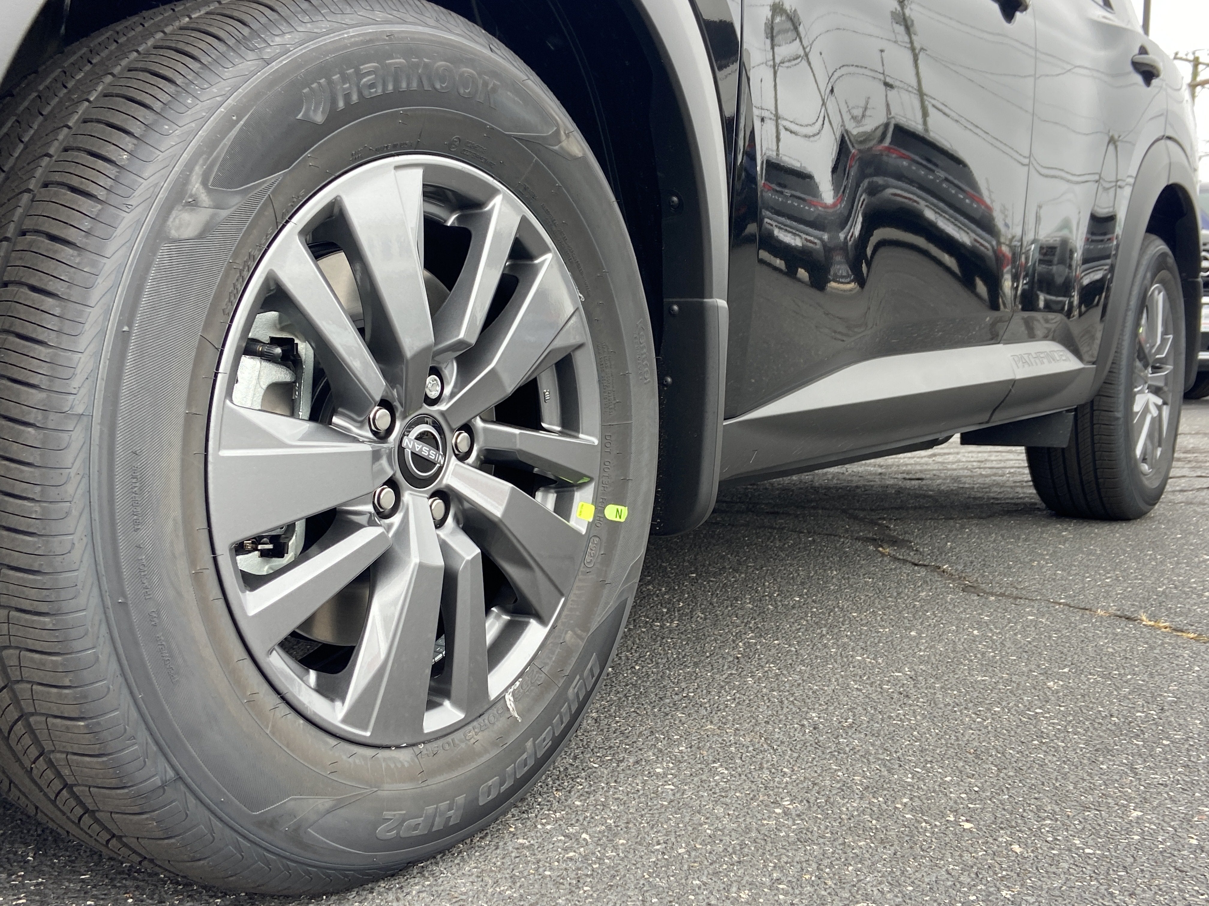2025 Nissan Pathfinder S