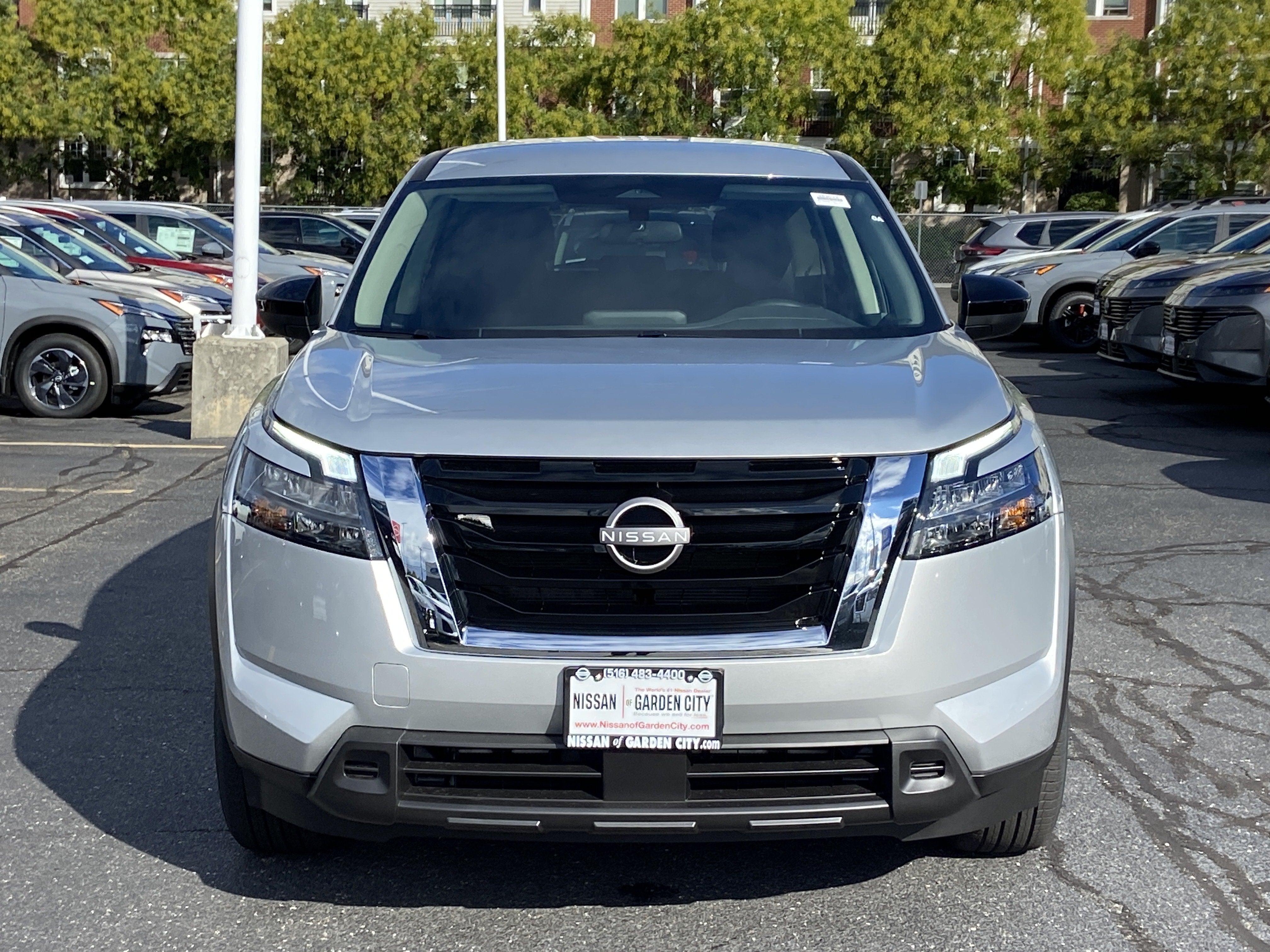 2025 Nissan Pathfinder S