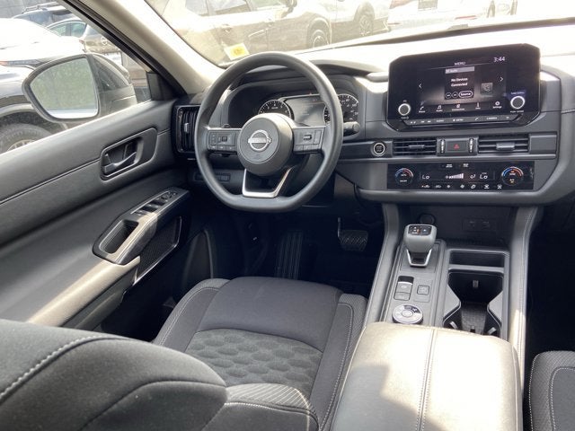 2024 Nissan Pathfinder S