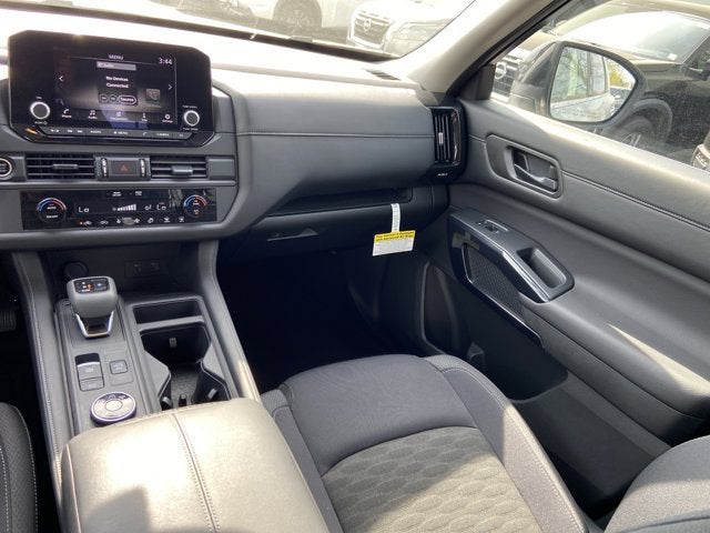 2024 Nissan Pathfinder S
