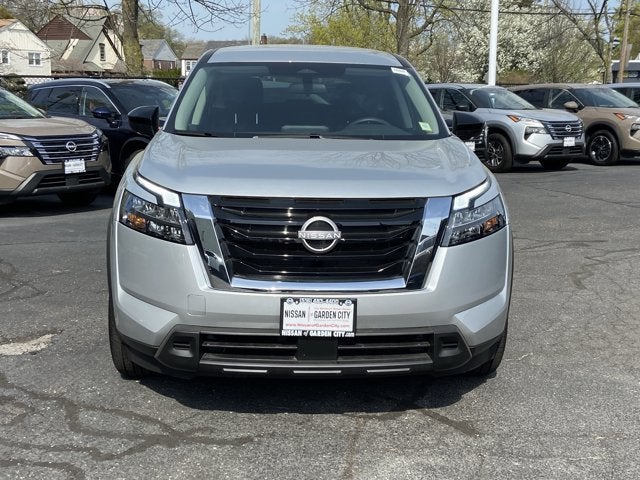 2024 Nissan Pathfinder S