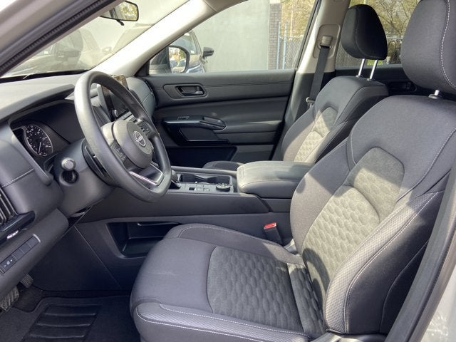 2024 Nissan Pathfinder S