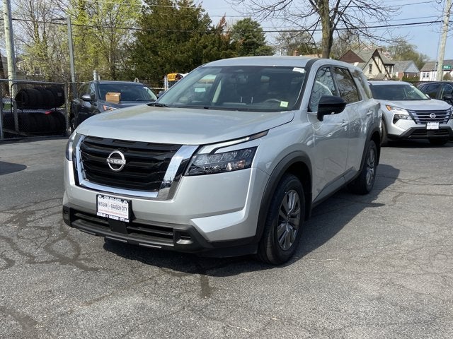 2024 Nissan Pathfinder S