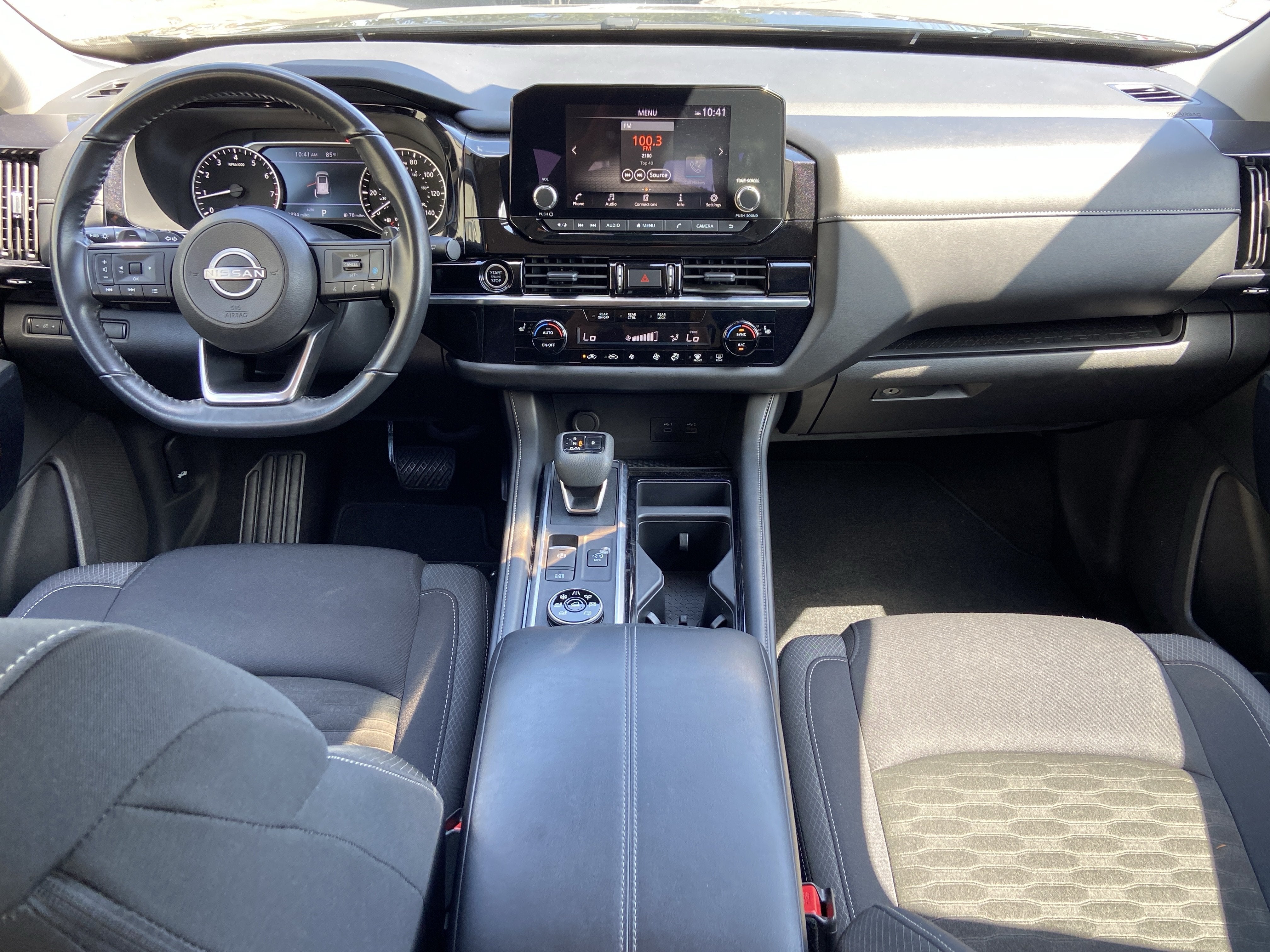 2024 Nissan Pathfinder SV